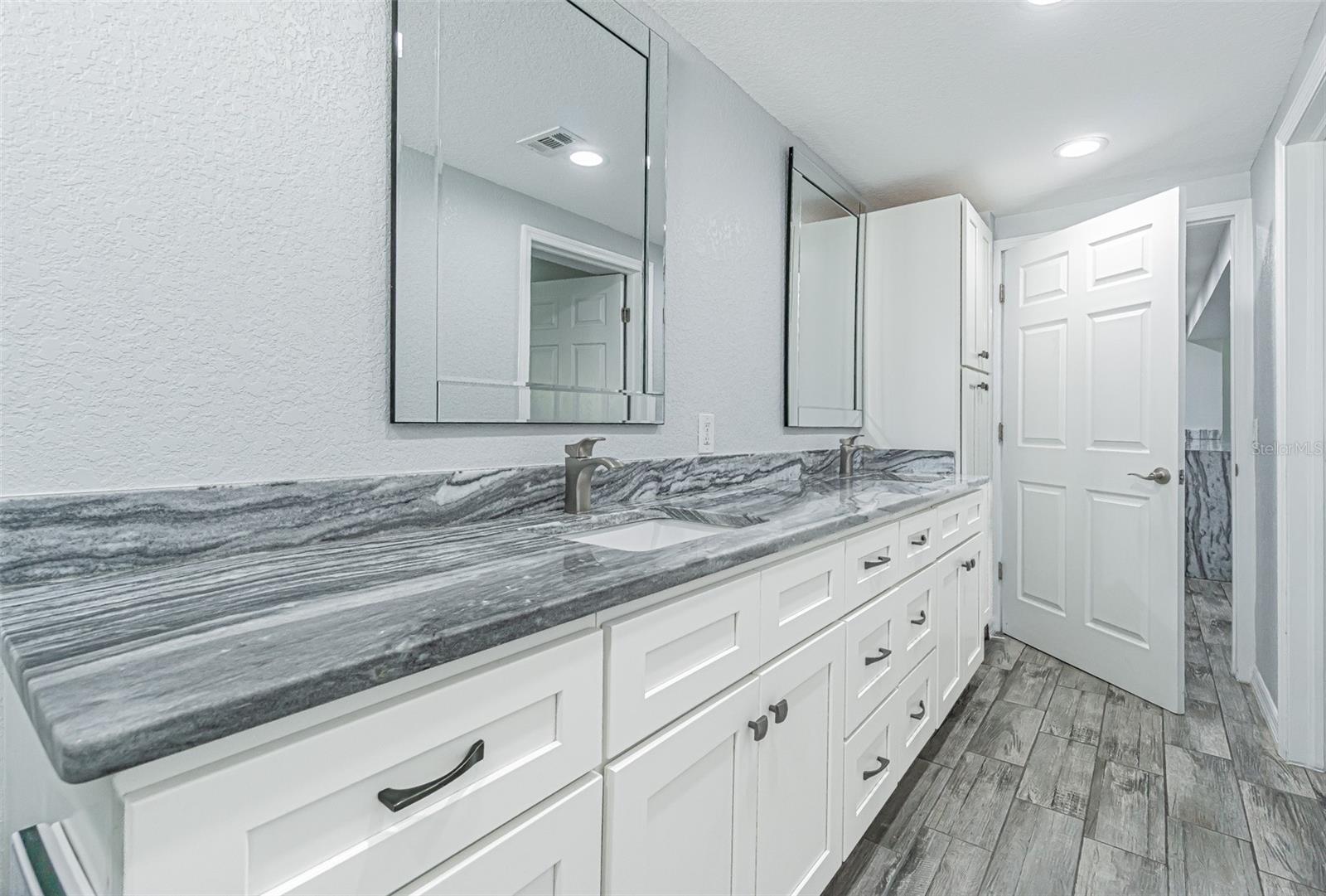 1125 FERNWOOD DR — photo 10