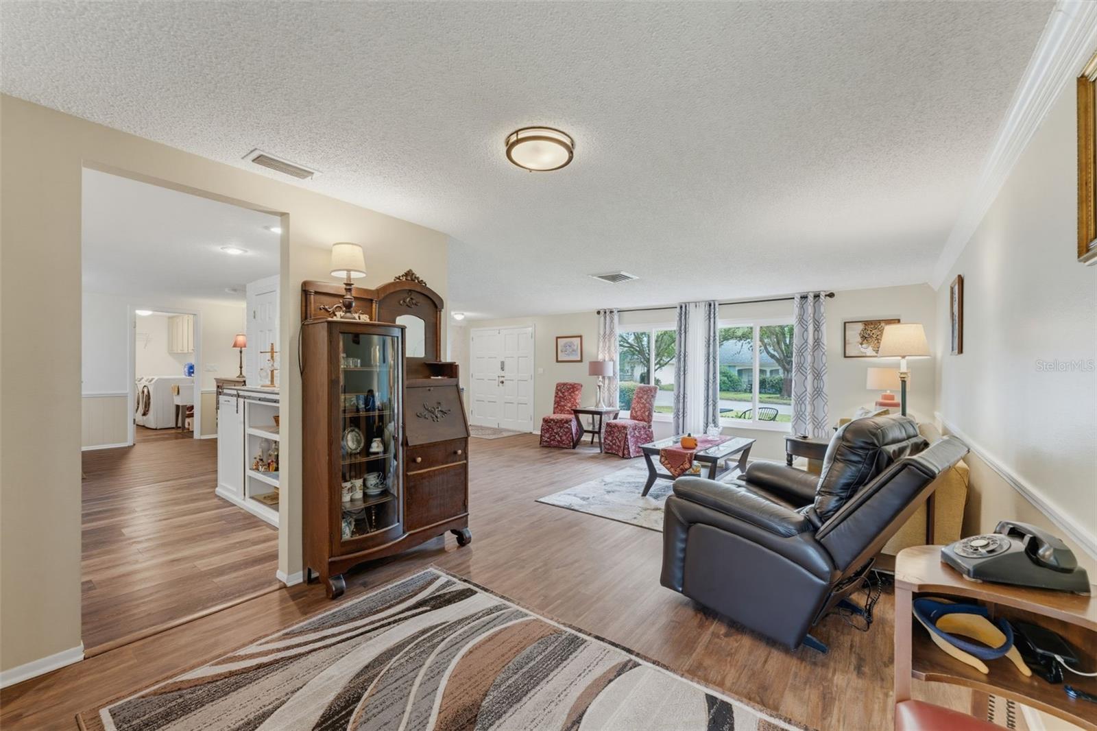 8210 VALLEY STREAM LN — photo 19
