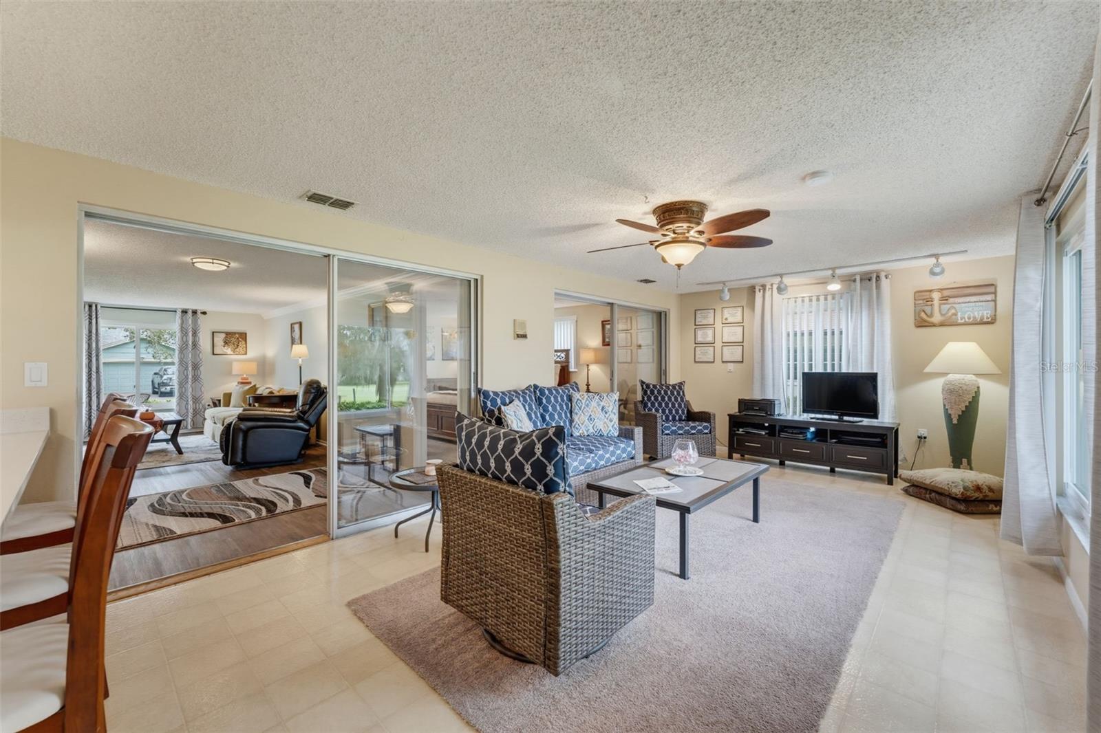 8210 VALLEY STREAM LN — photo 27