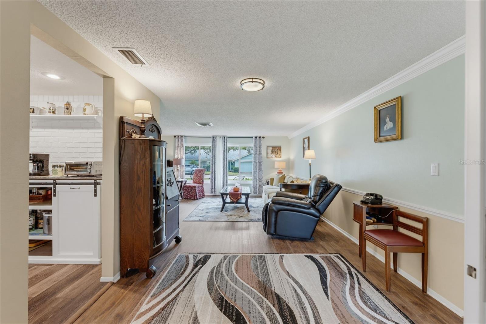 8210 VALLEY STREAM LN — photo 18
