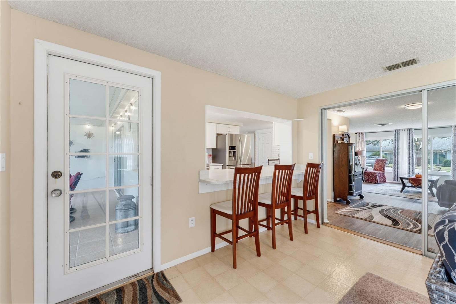 8210 VALLEY STREAM LN — photo 32