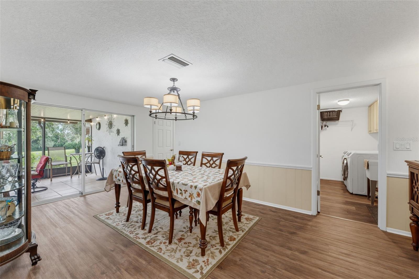 8210 VALLEY STREAM LN — photo 33
