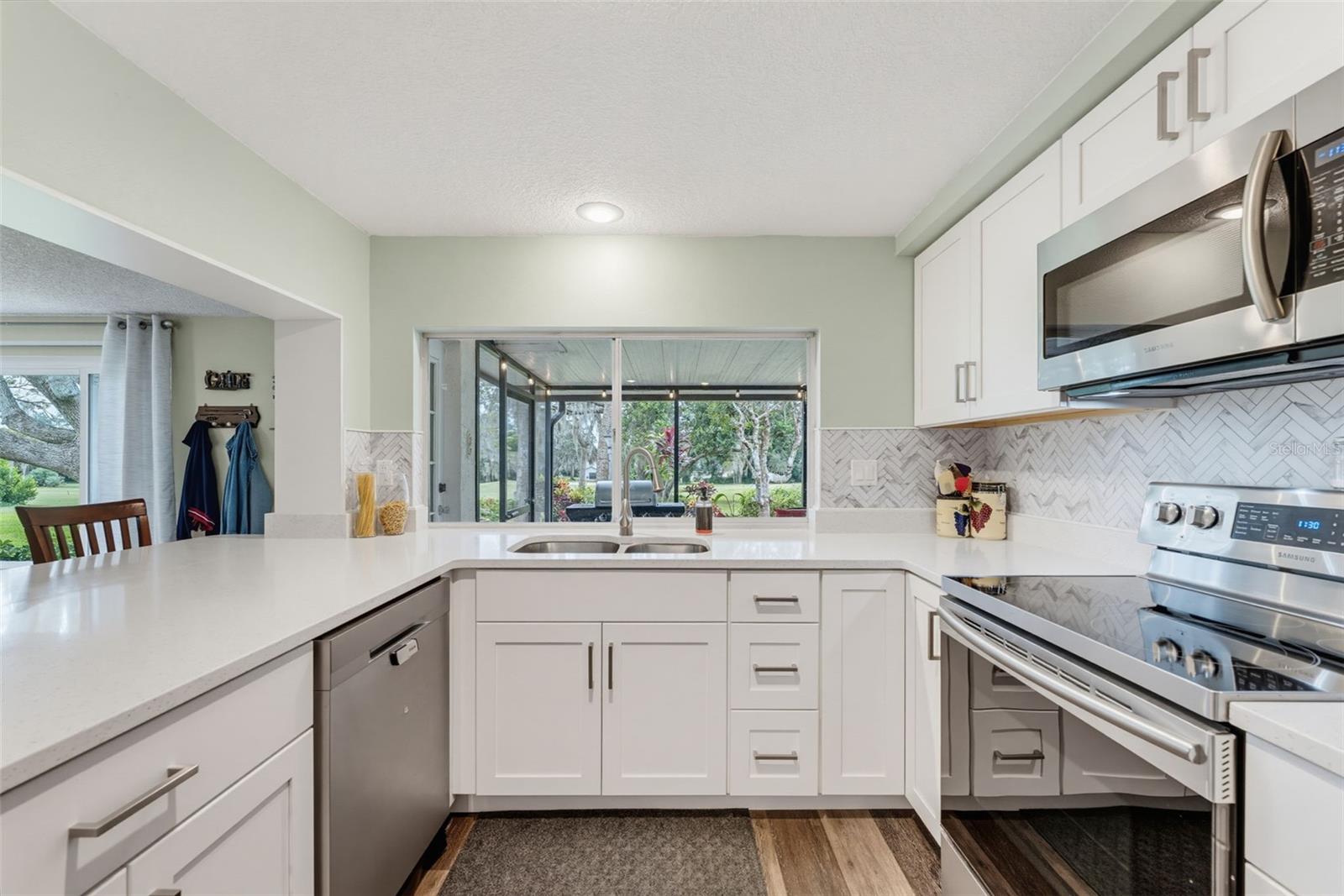 8210 VALLEY STREAM LN — photo 24