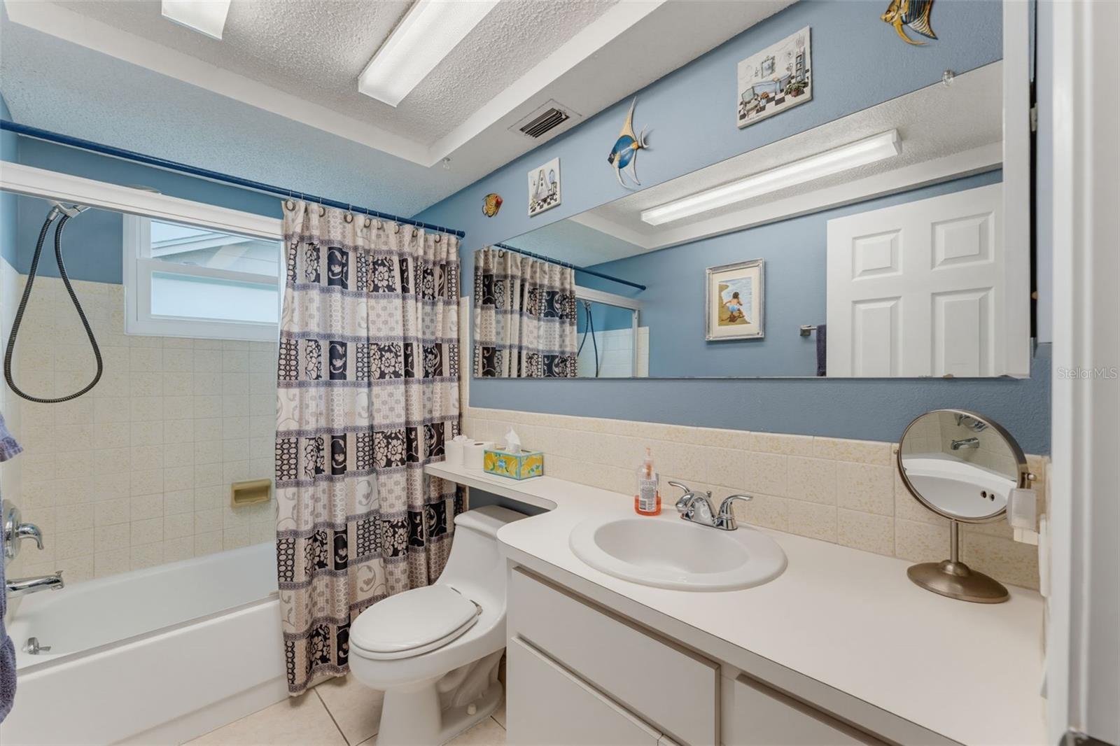 8210 VALLEY STREAM LN — photo 47