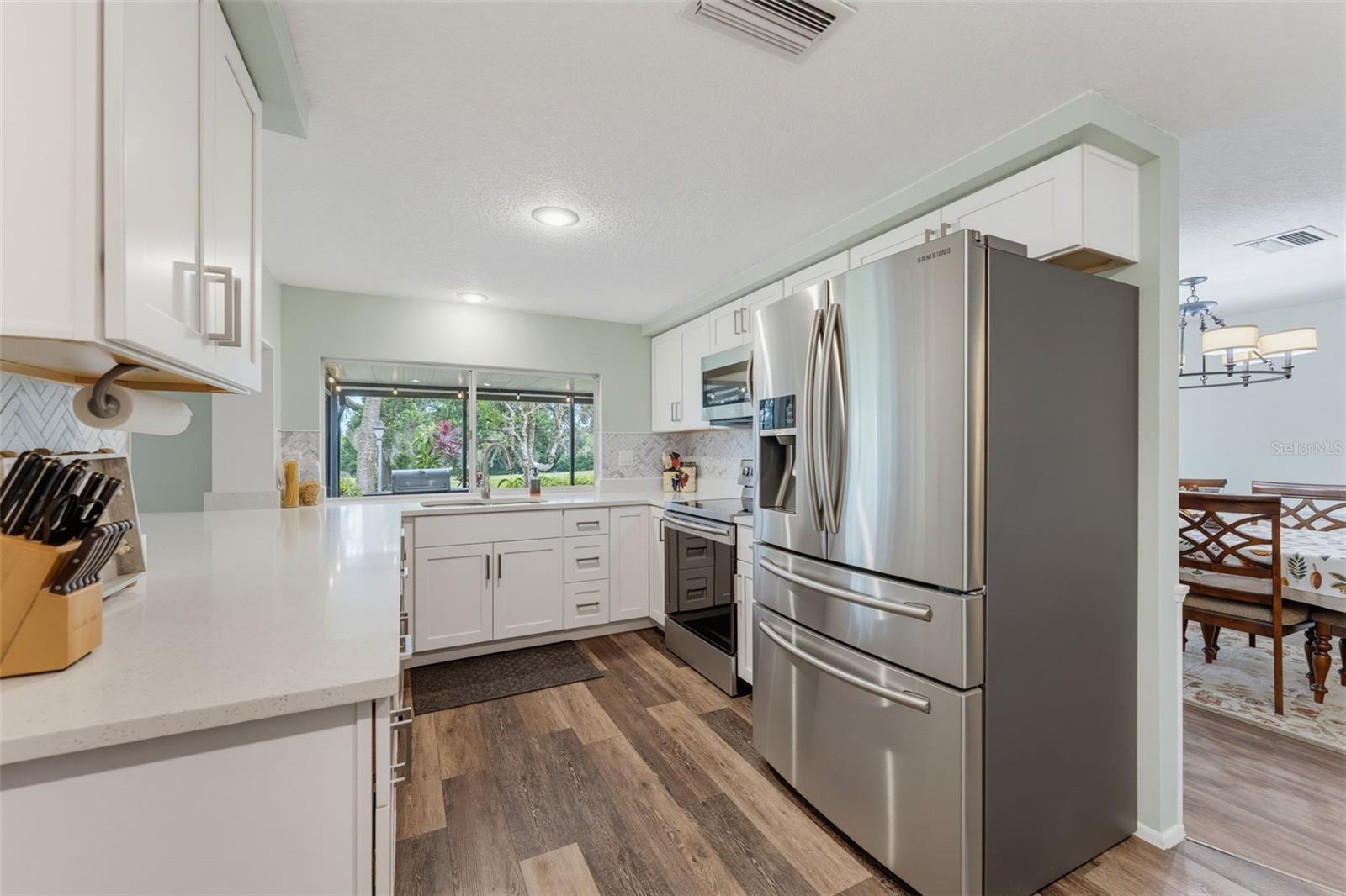 8210 VALLEY STREAM LN — photo 20
