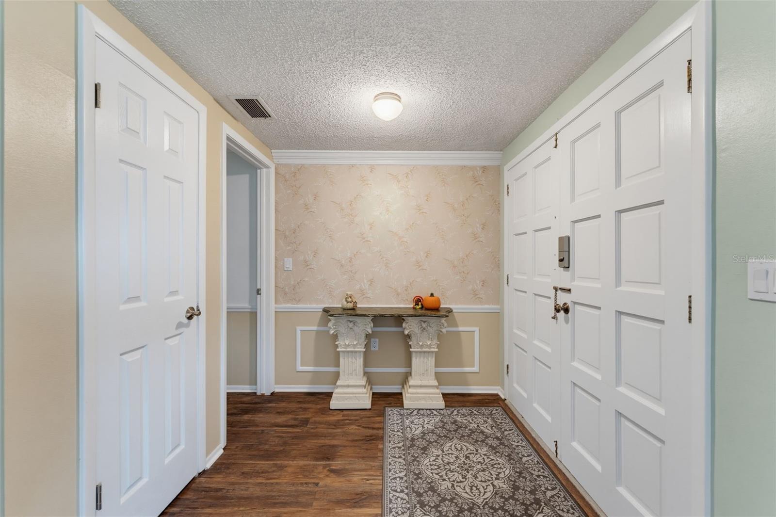 8210 VALLEY STREAM LN — photo 10
