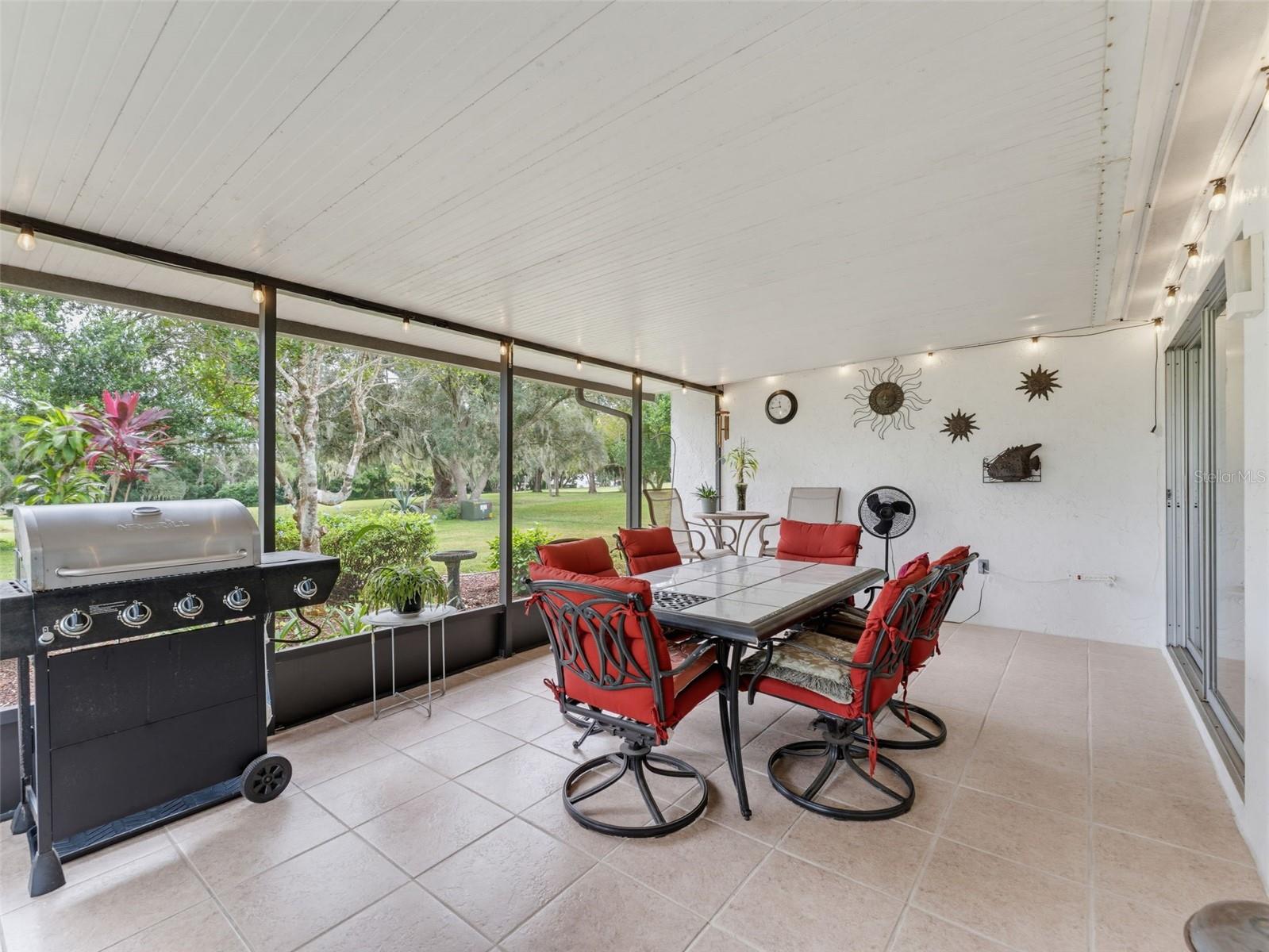 8210 VALLEY STREAM LN — photo 57