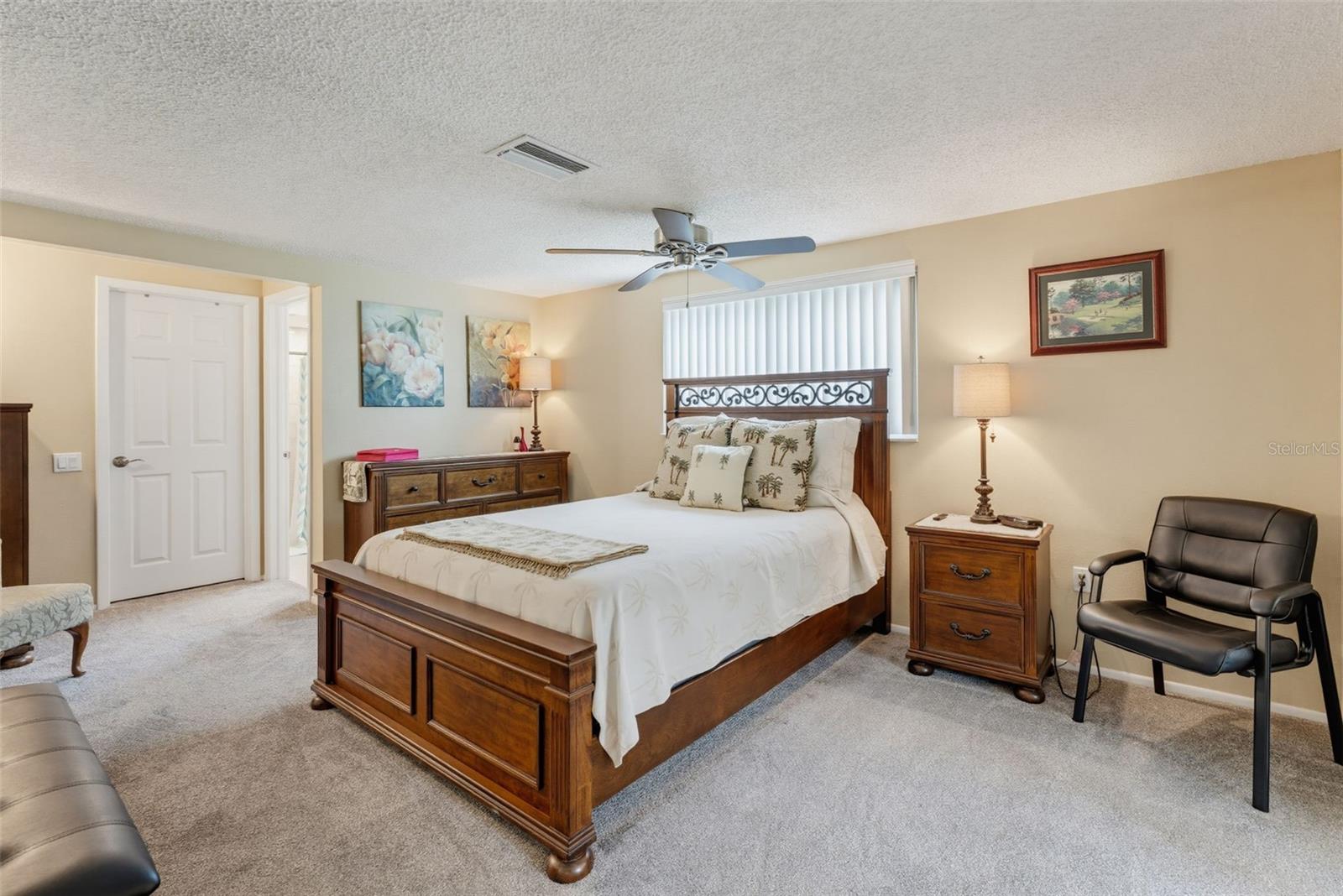 8210 VALLEY STREAM LN — photo 38