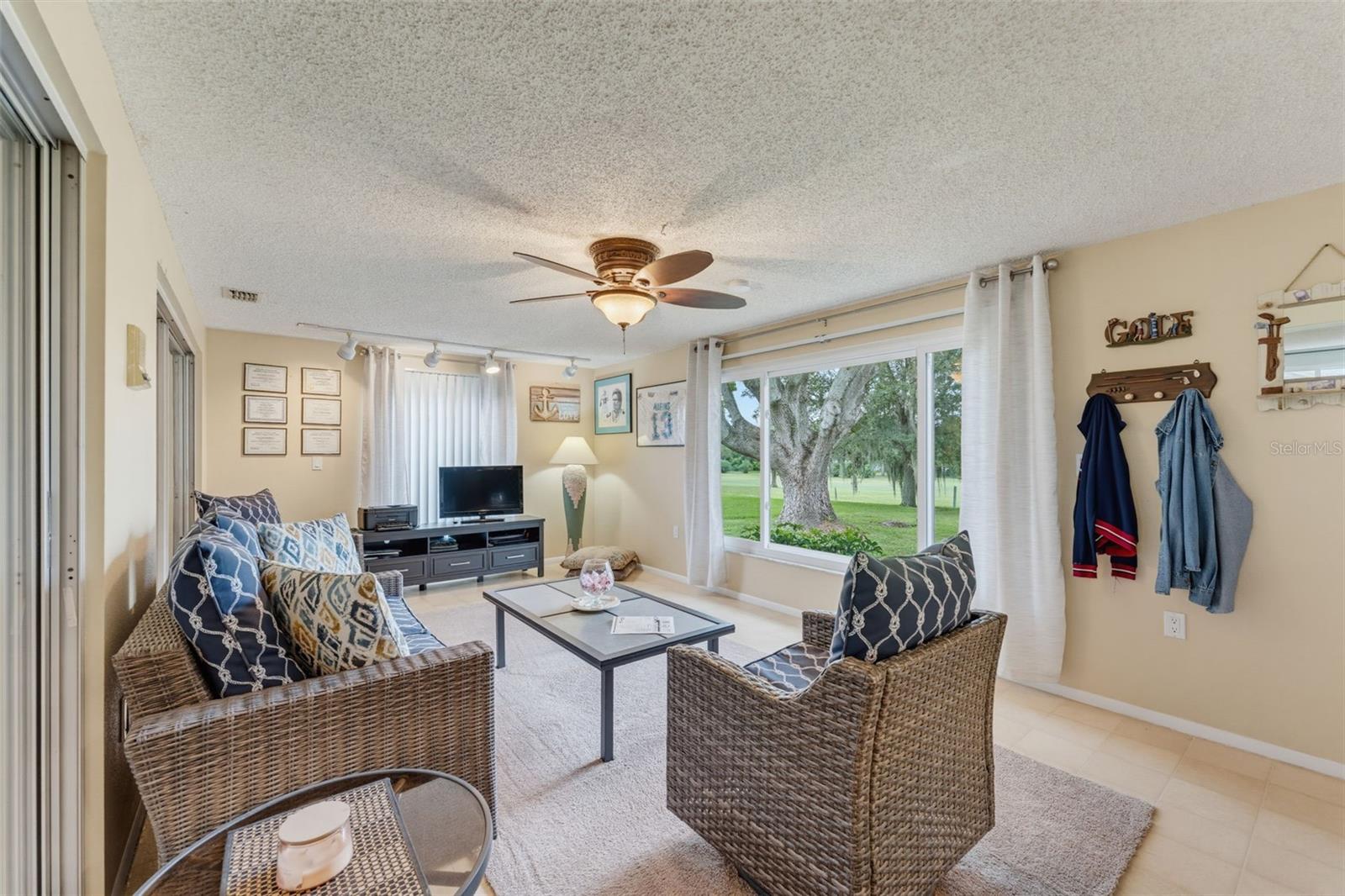 8210 VALLEY STREAM LN — photo 28