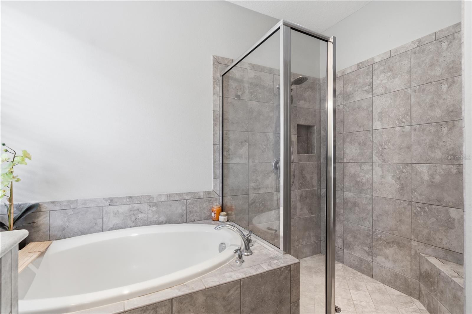 4939 LOS ROBLES CT — photo 15