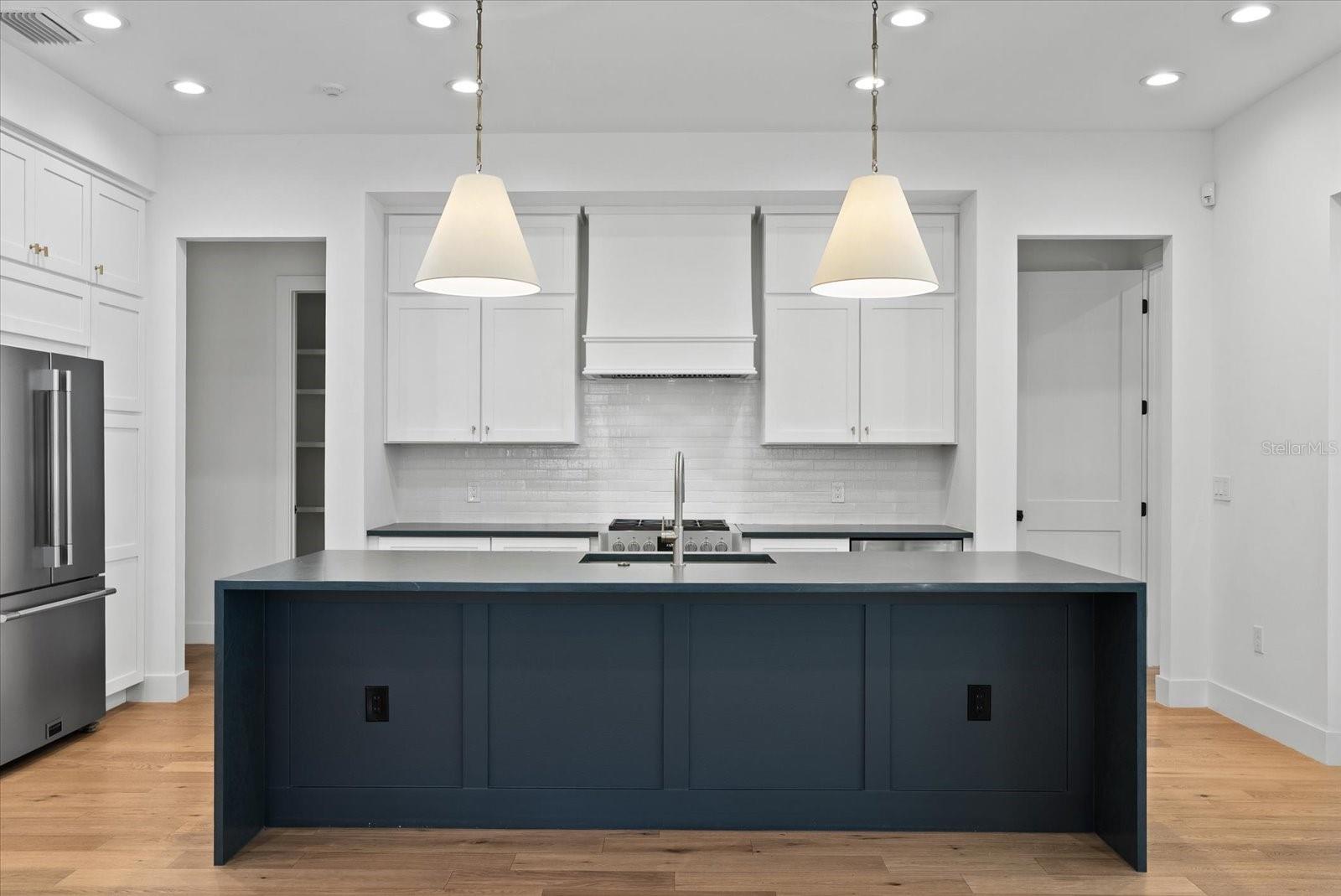 2135 DATURA ST — photo 6