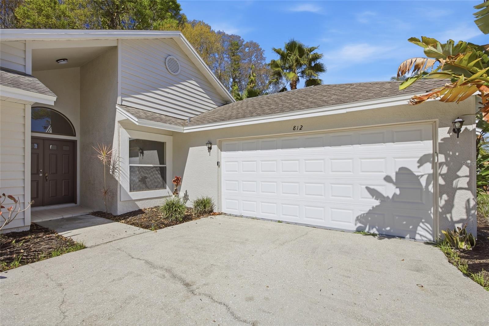 812 CRESTRIDGE DR — photo 2