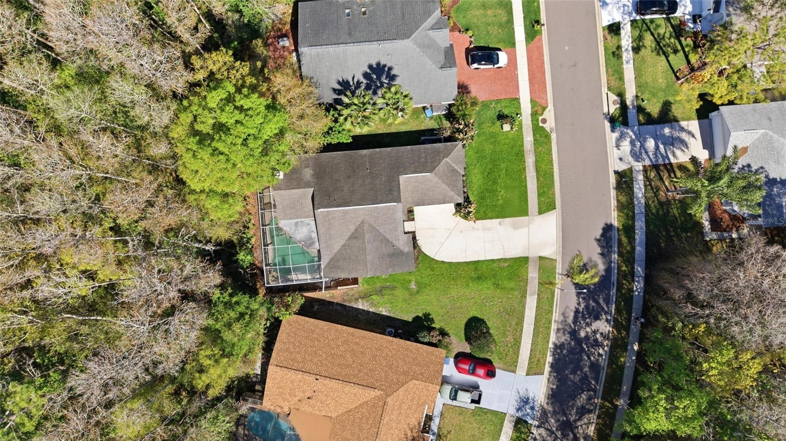 812 CRESTRIDGE DR — photo 27