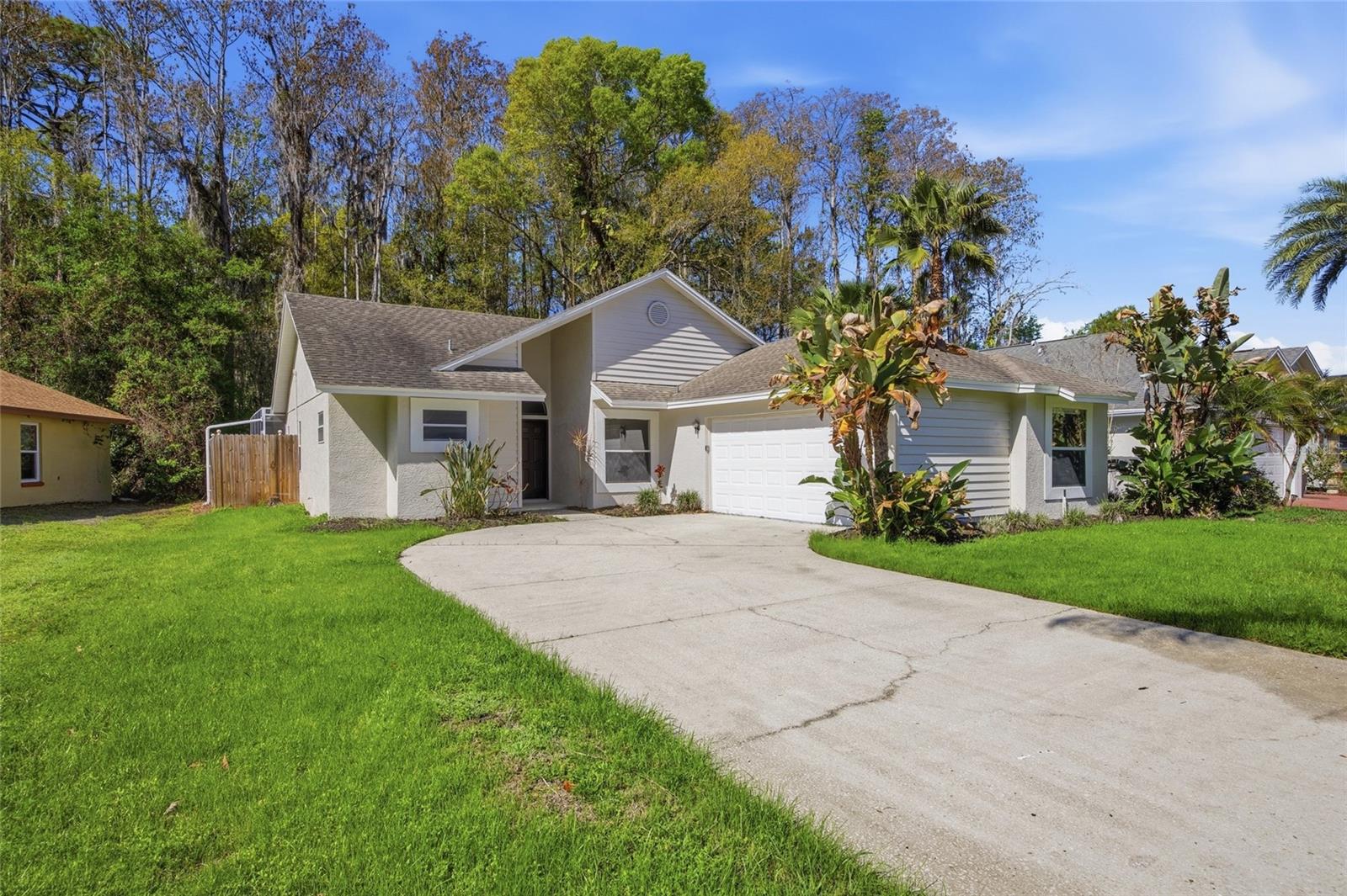 812 CRESTRIDGE DR — photo 33
