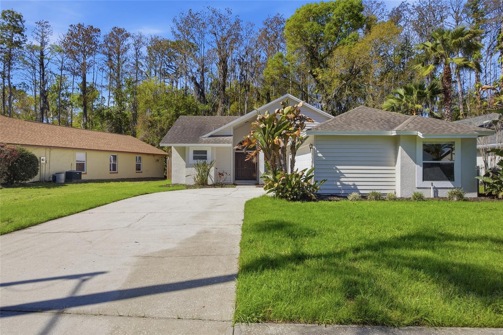 812 CRESTRIDGE DR — photo 32