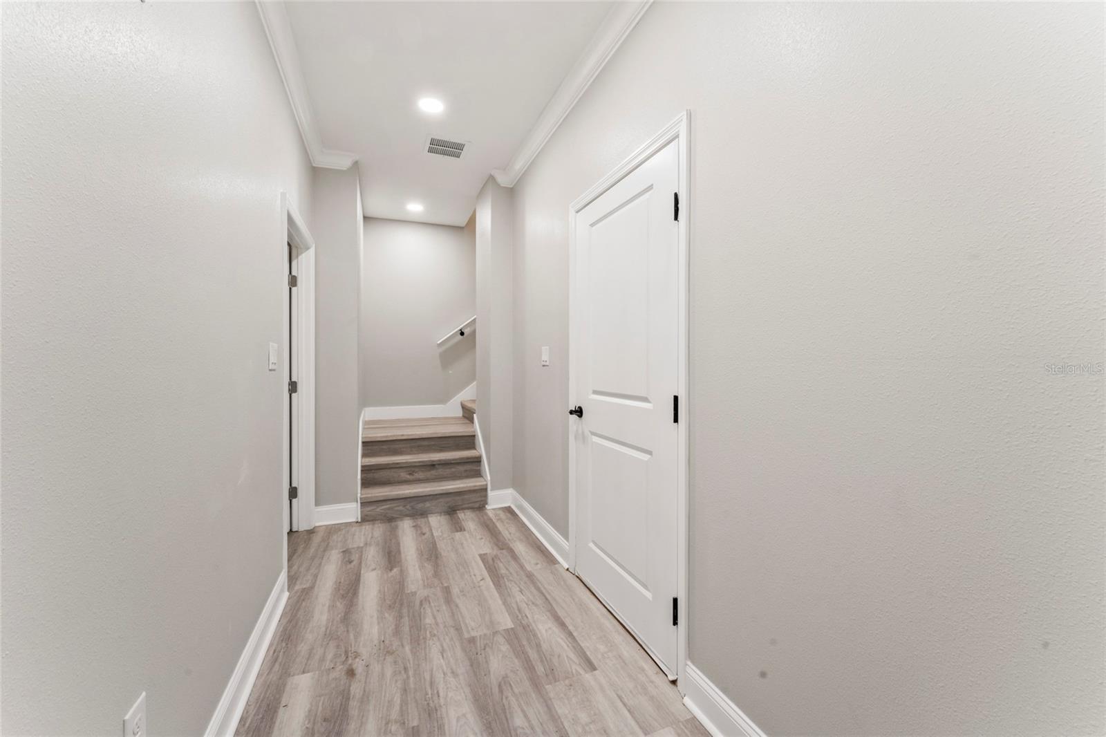 809 W LINEBAUGH AVE #1B — photo 4