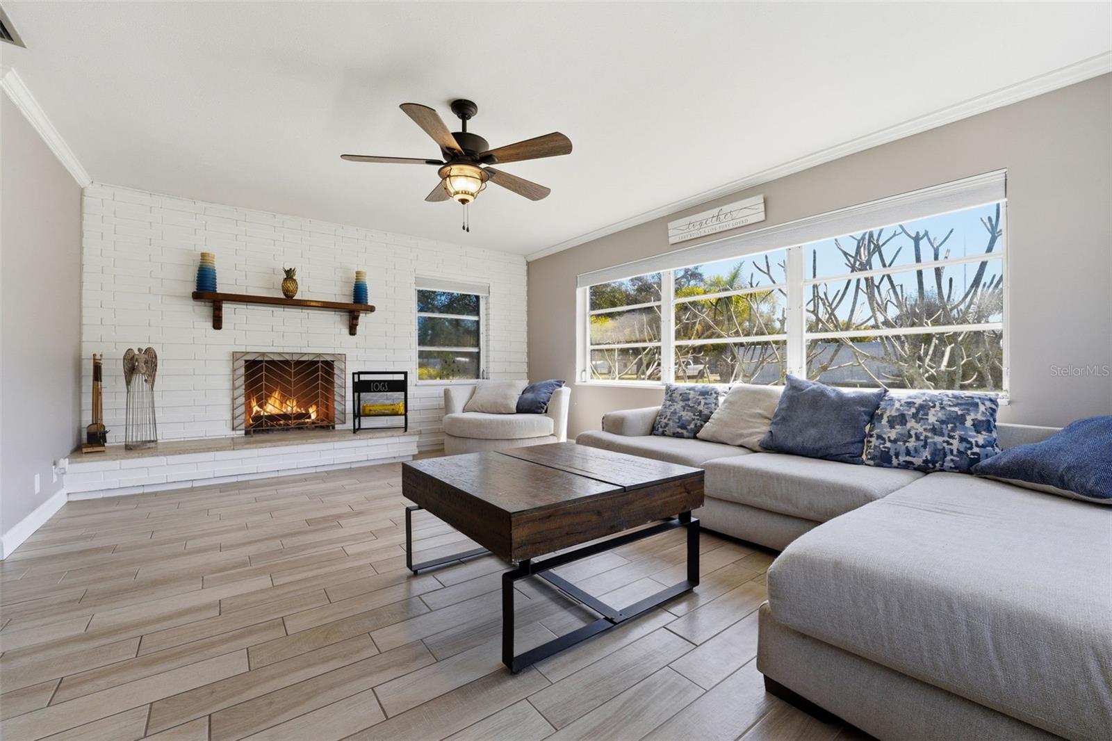 2400 PINE CT — photo 15
