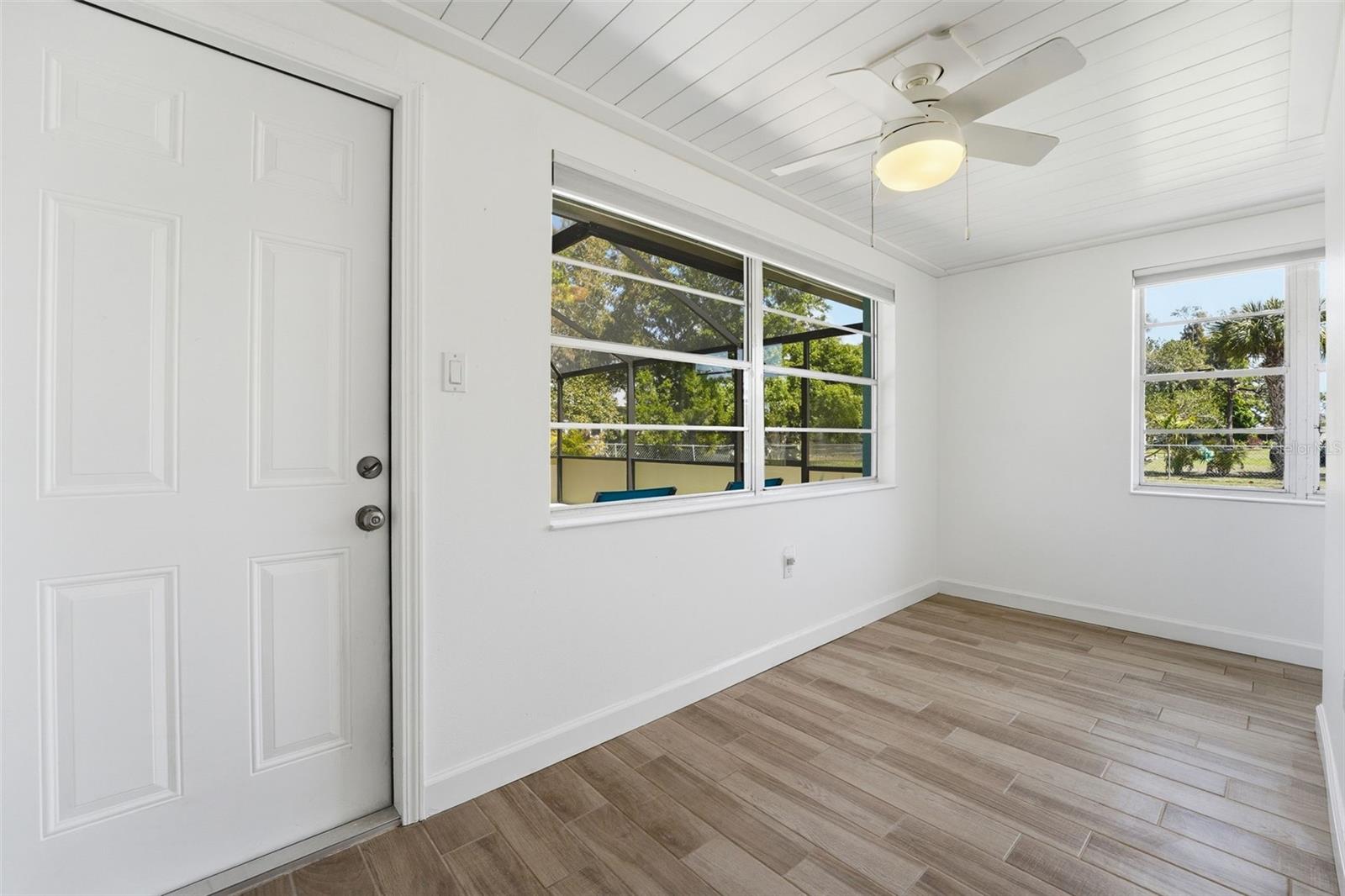 2400 PINE CT — photo 28