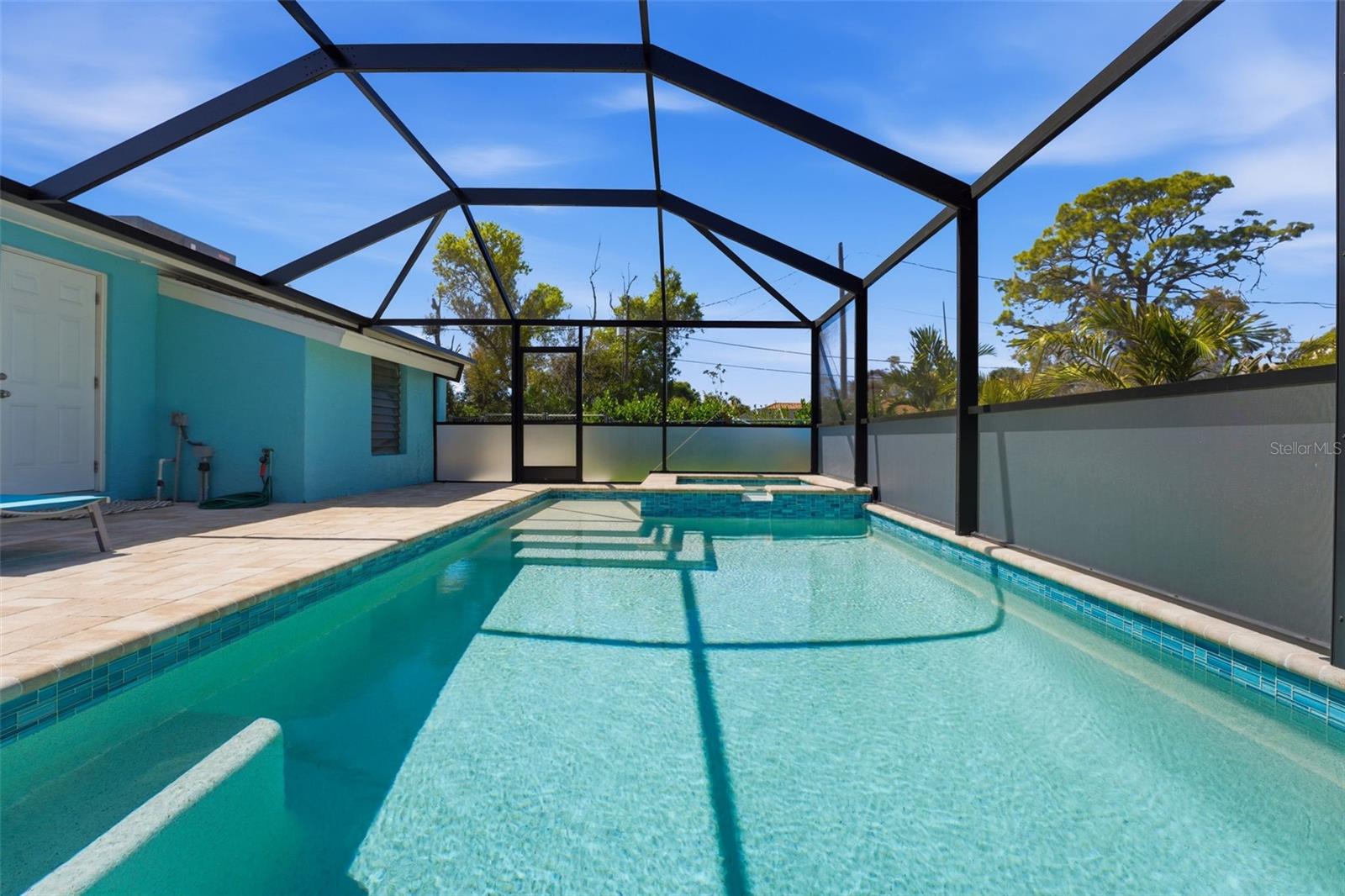 2400 PINE CT — photo 38