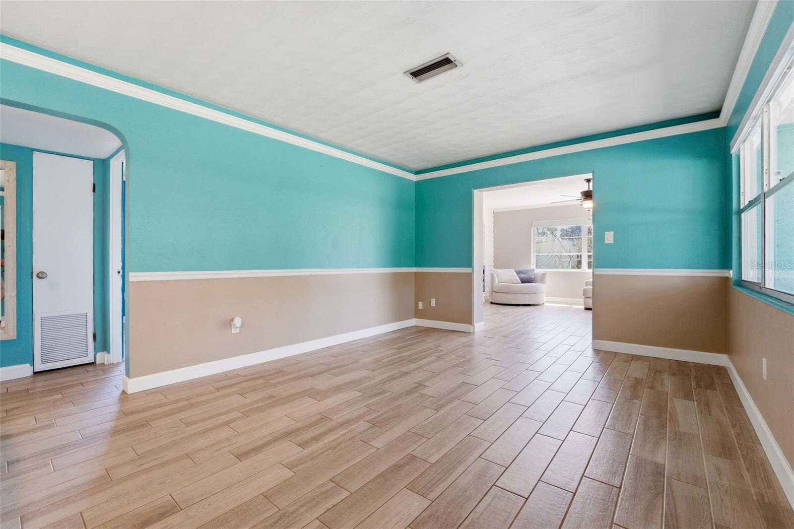 2400 PINE CT — photo 10