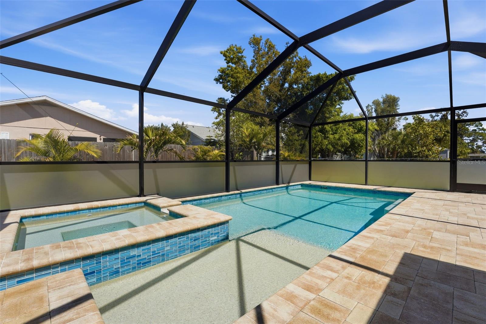 2400 PINE CT — photo 39