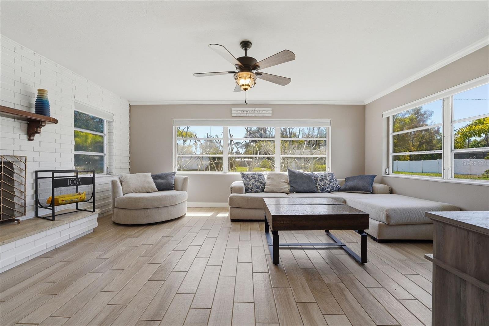 2400 PINE CT — photo 12