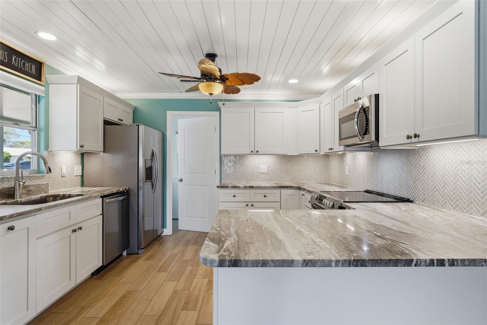 2400 PINE CT — photo 17