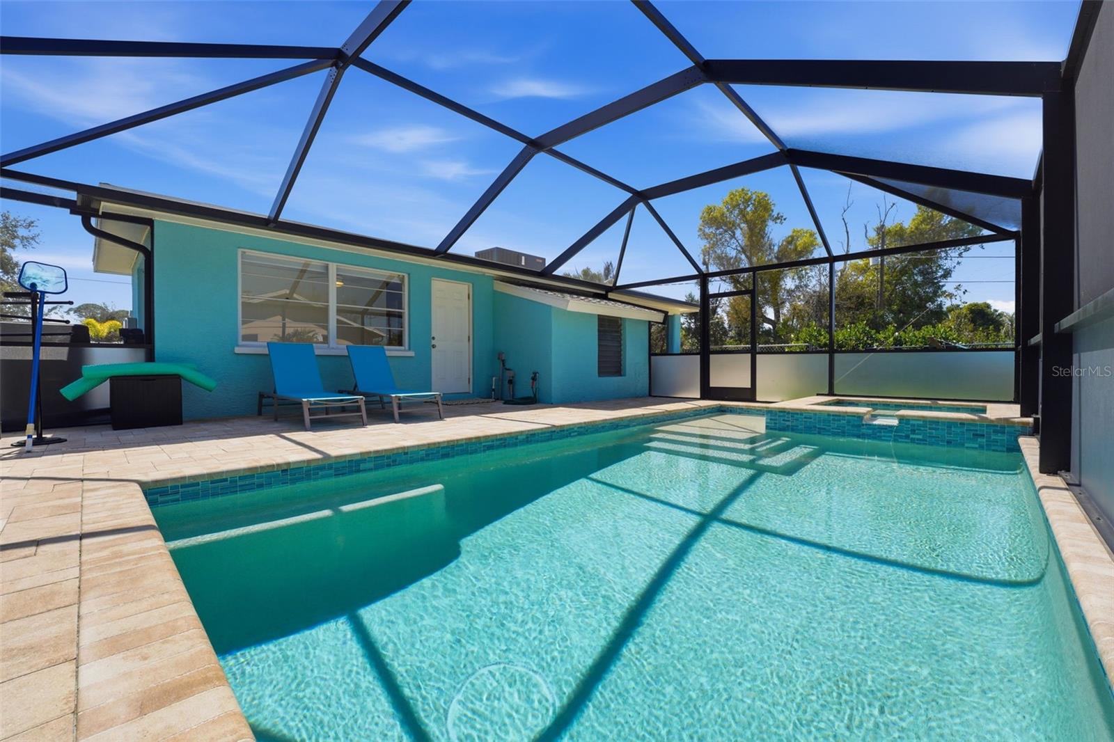 2400 PINE CT — photo 37