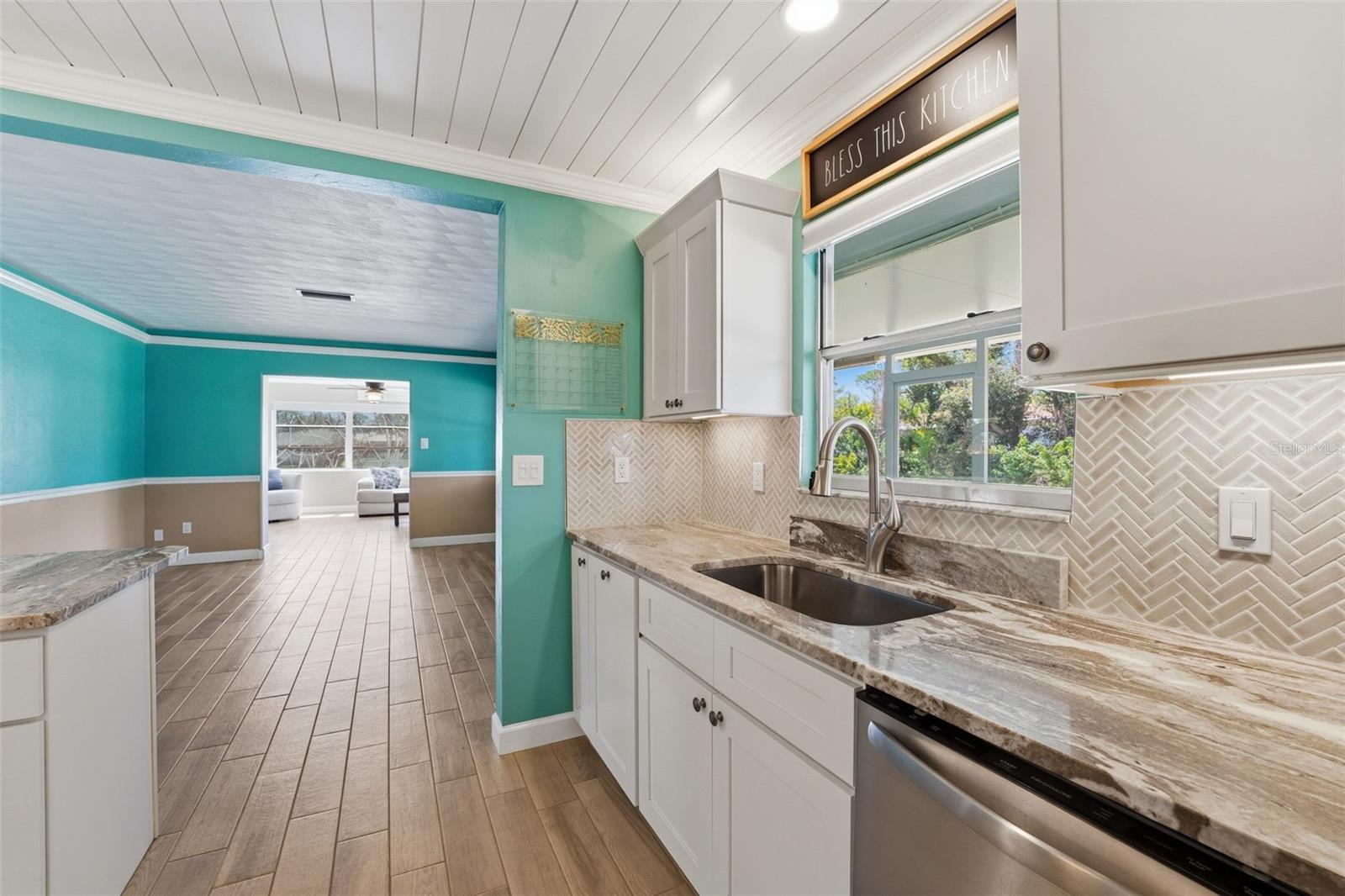 2400 PINE CT — photo 22