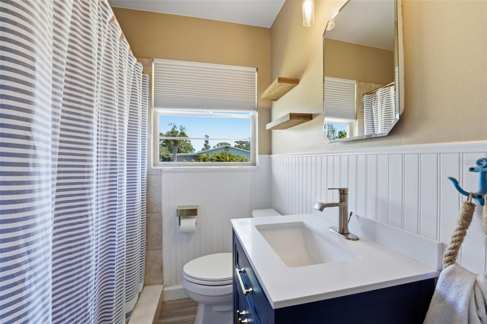 2400 PINE CT — photo 33