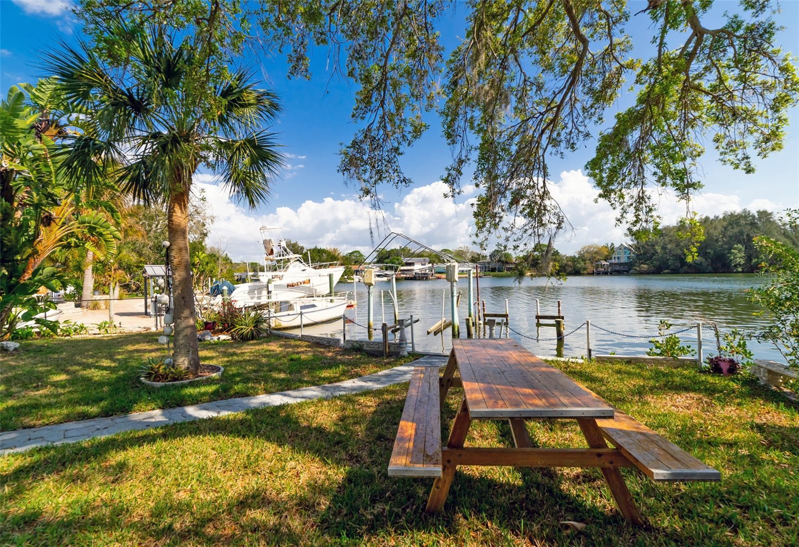 6810 SEAVIEW BLVD — photo 11