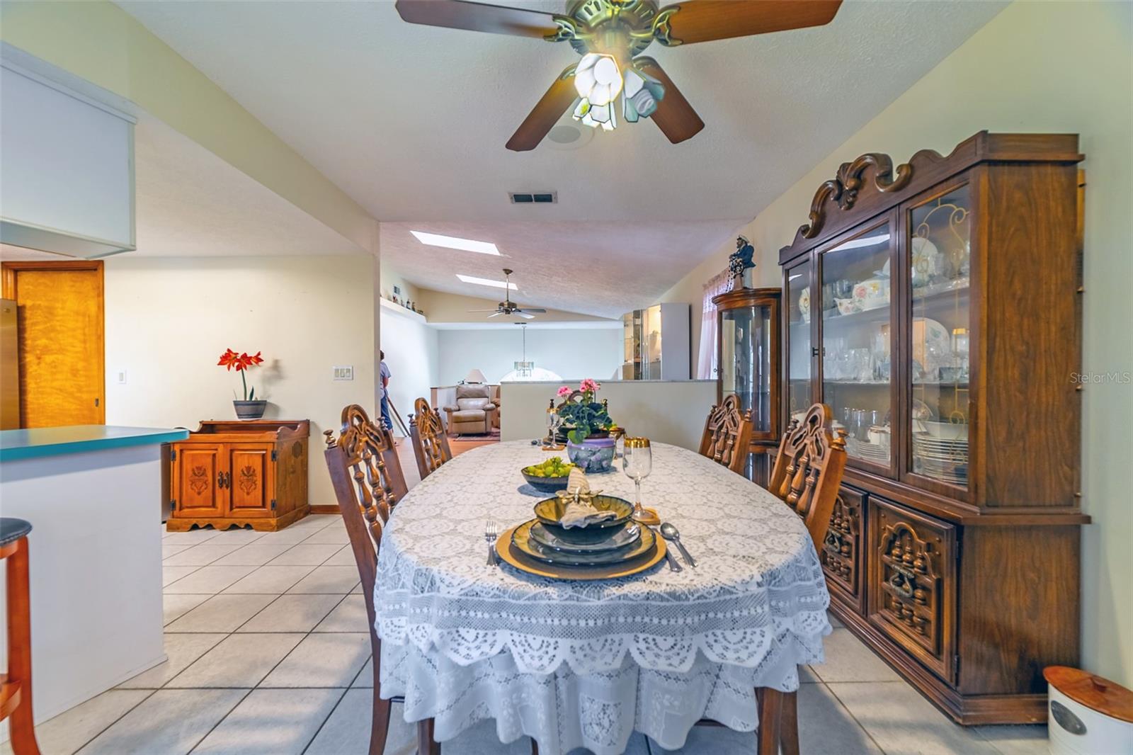 6810 SEAVIEW BLVD — photo 24