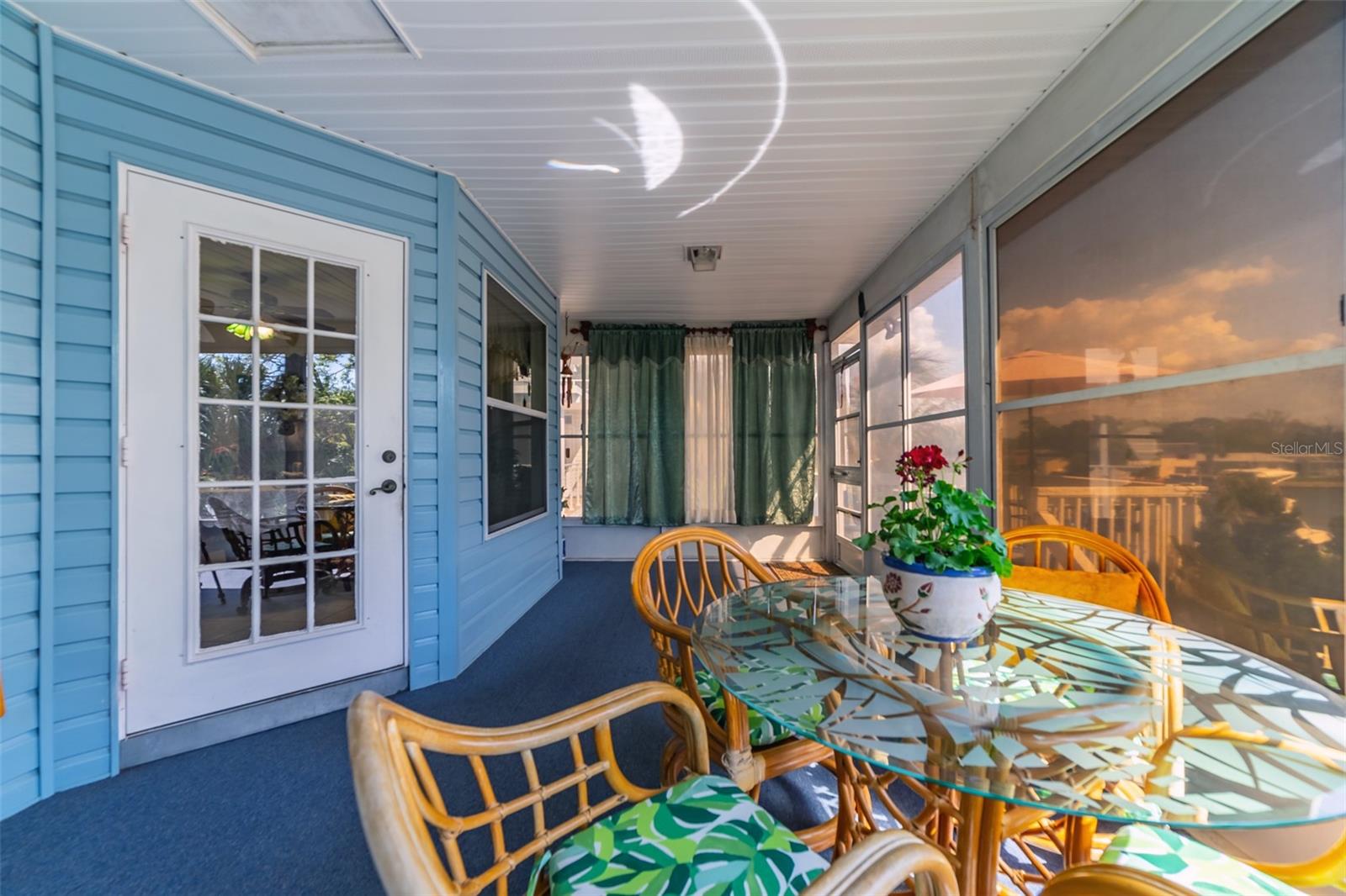 6810 SEAVIEW BLVD — photo 38