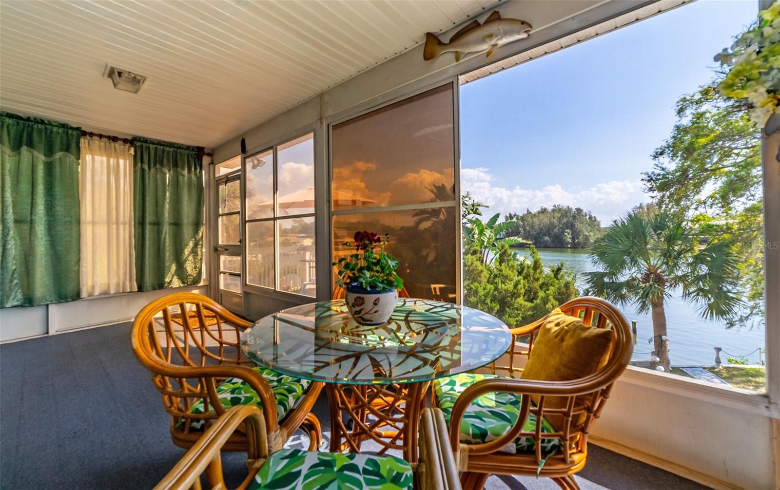 6810 SEAVIEW BLVD — photo 39