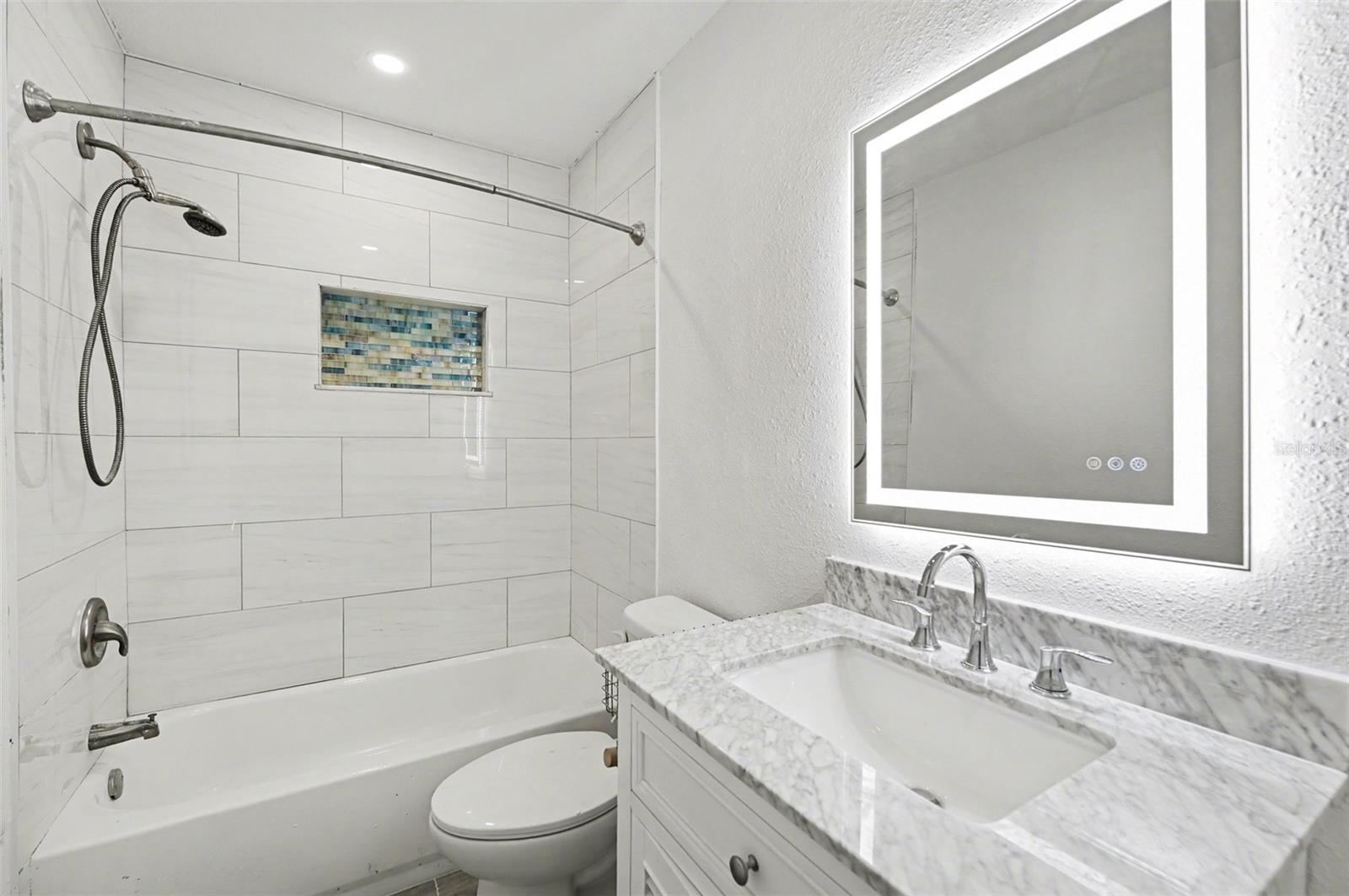 318 BATH ST — photo 21