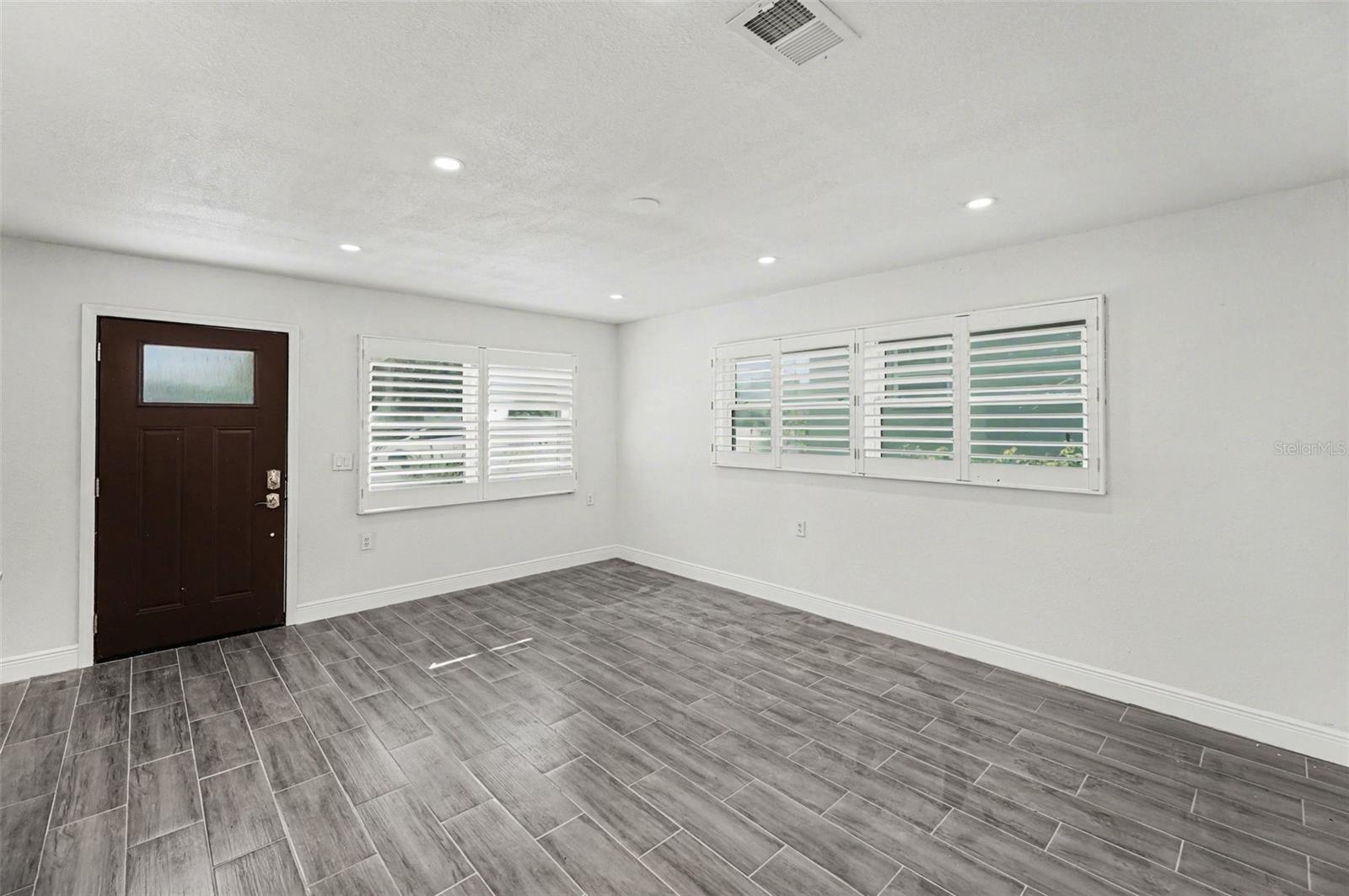 318 BATH ST — photo 5