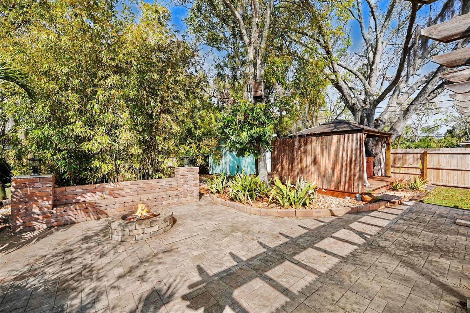 318 BATH ST — photo 29