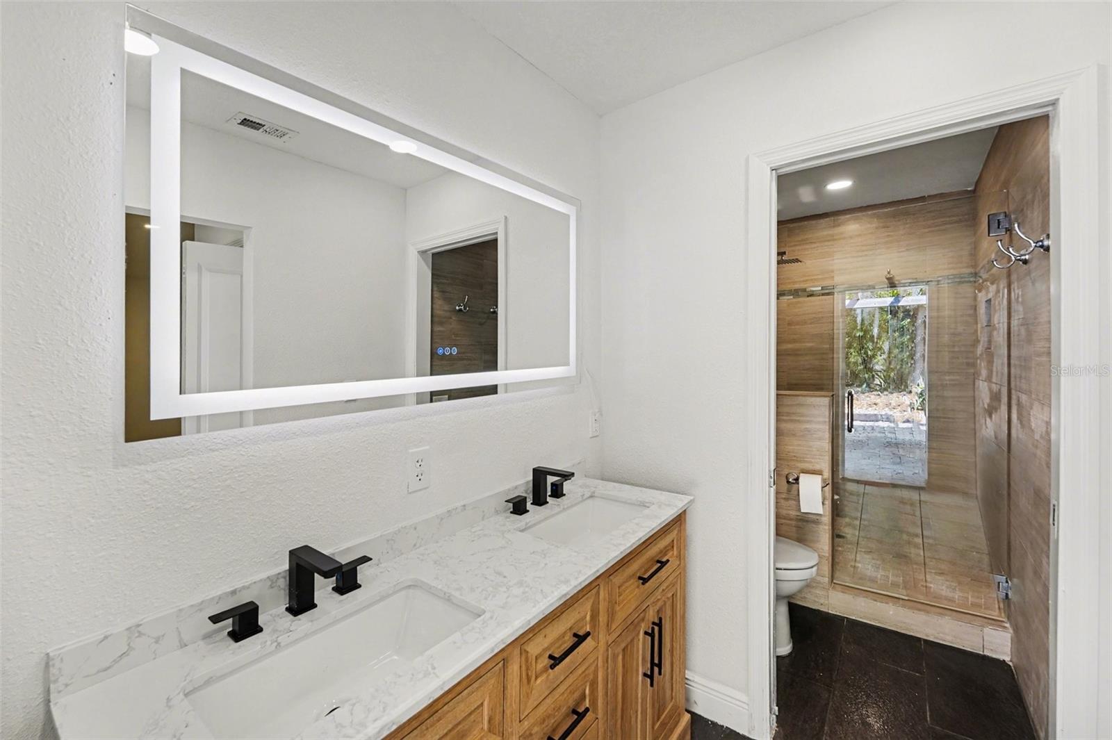 318 BATH ST — photo 16