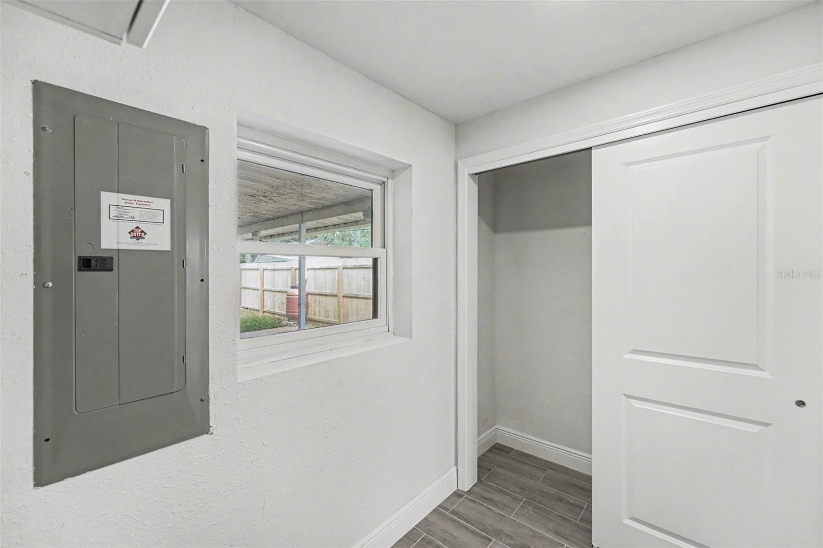 318 BATH ST — photo 26