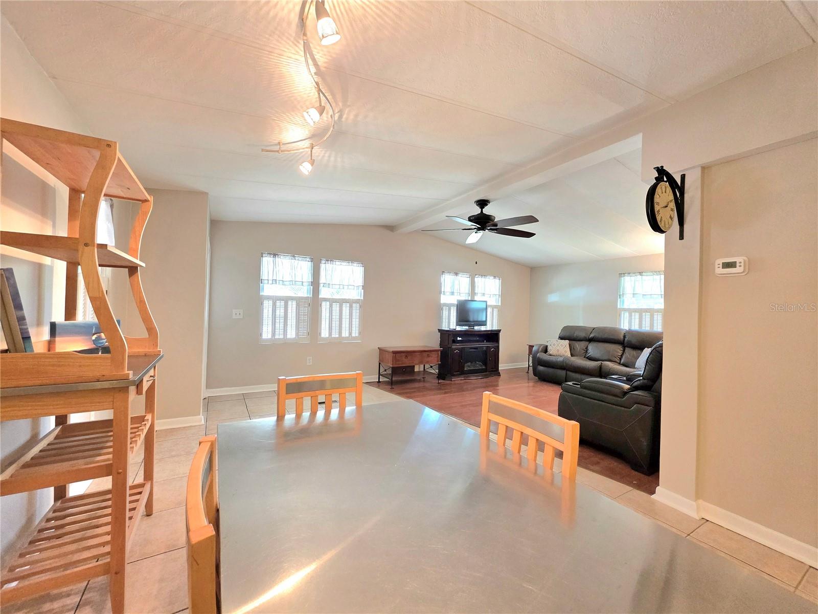 37408 MARTA AVE — photo 15