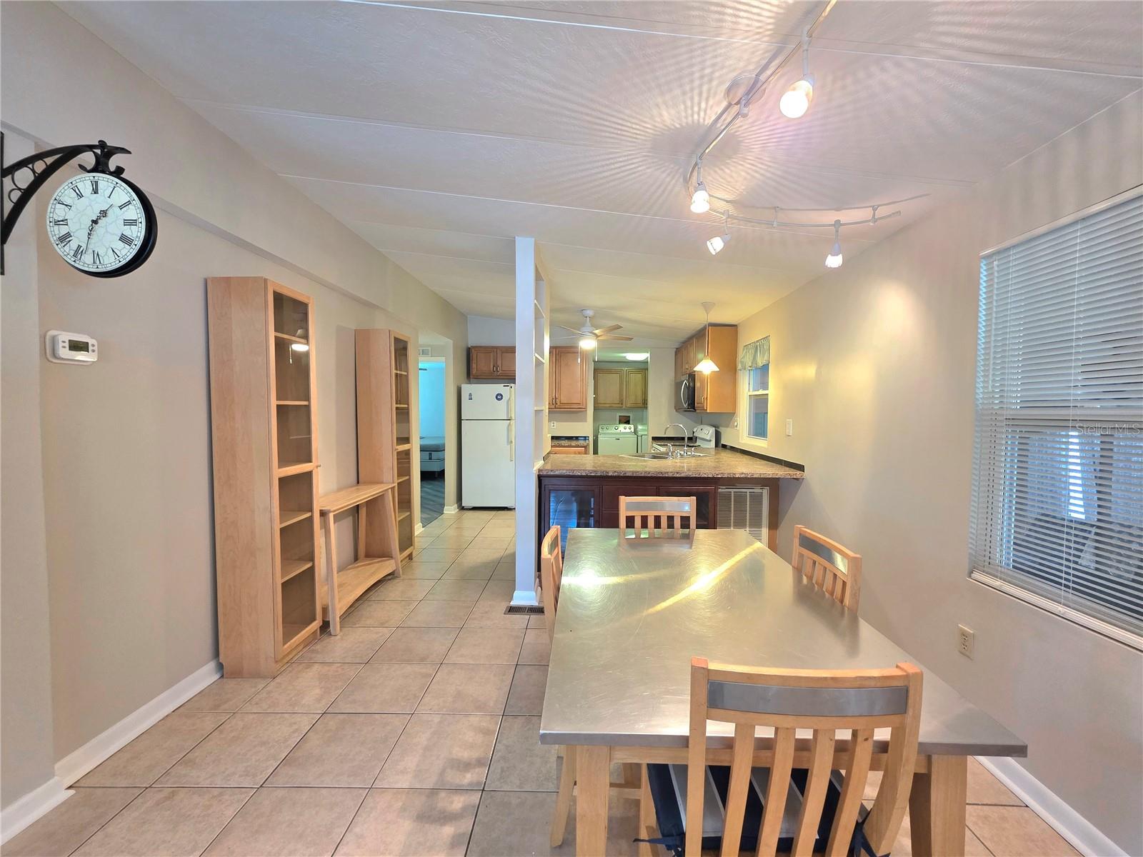37408 MARTA AVE — photo 14