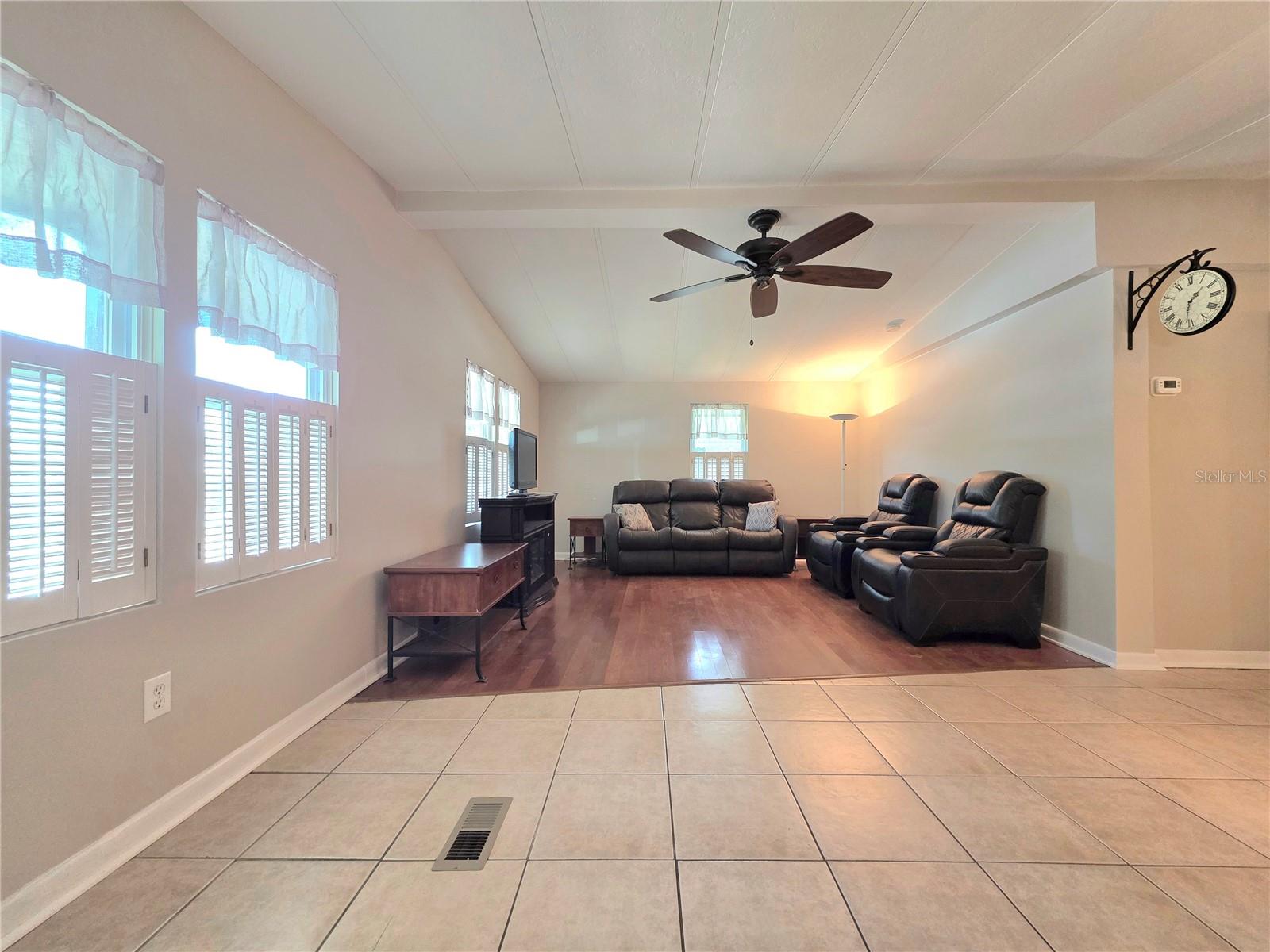 37408 MARTA AVE — photo 11