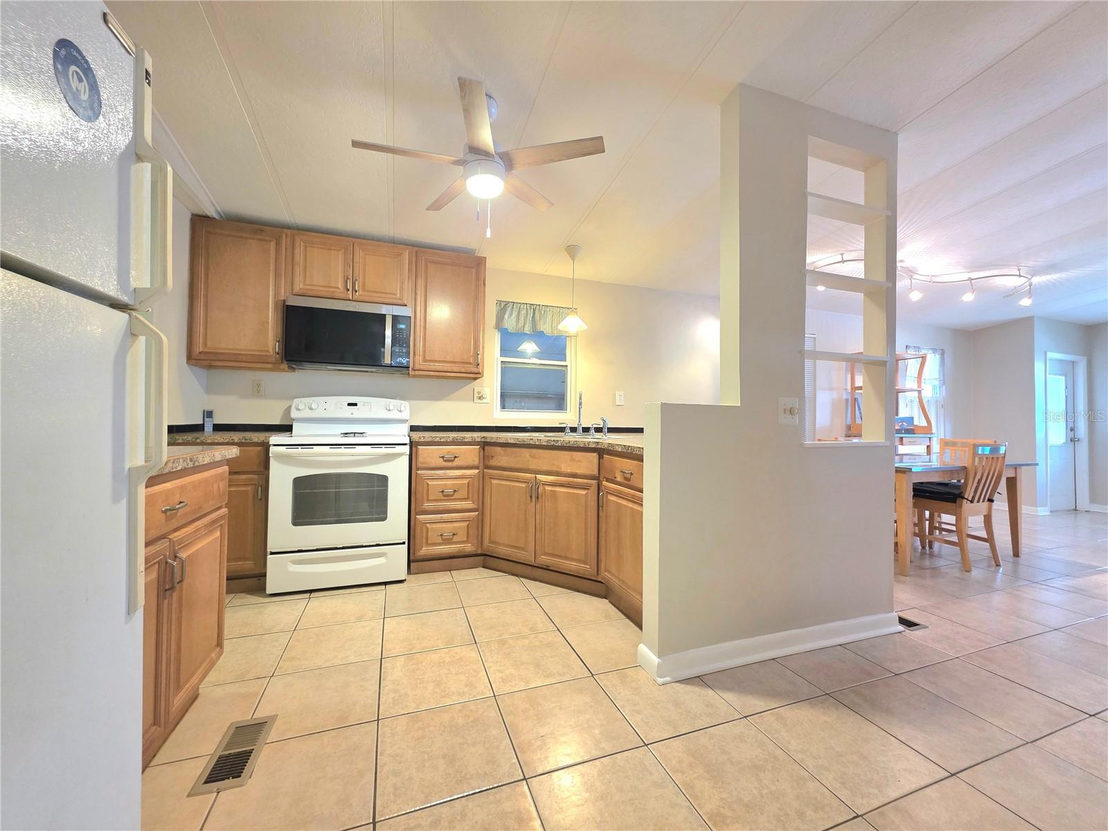37408 MARTA AVE — photo 17