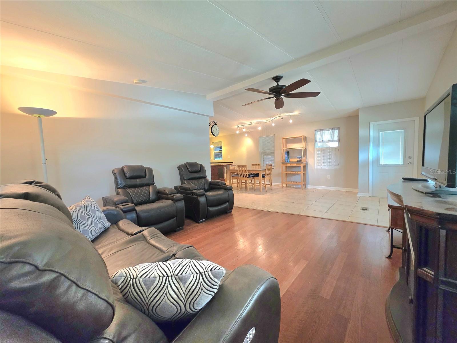 37408 MARTA AVE — photo 12