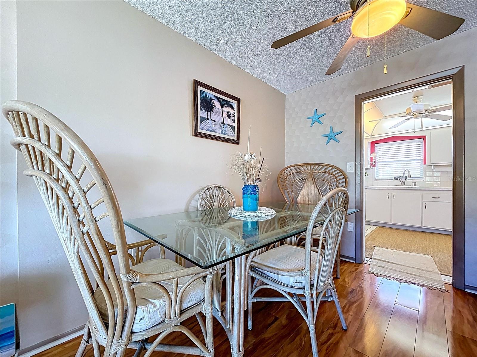 4650 COVE CIR #209 — photo 8