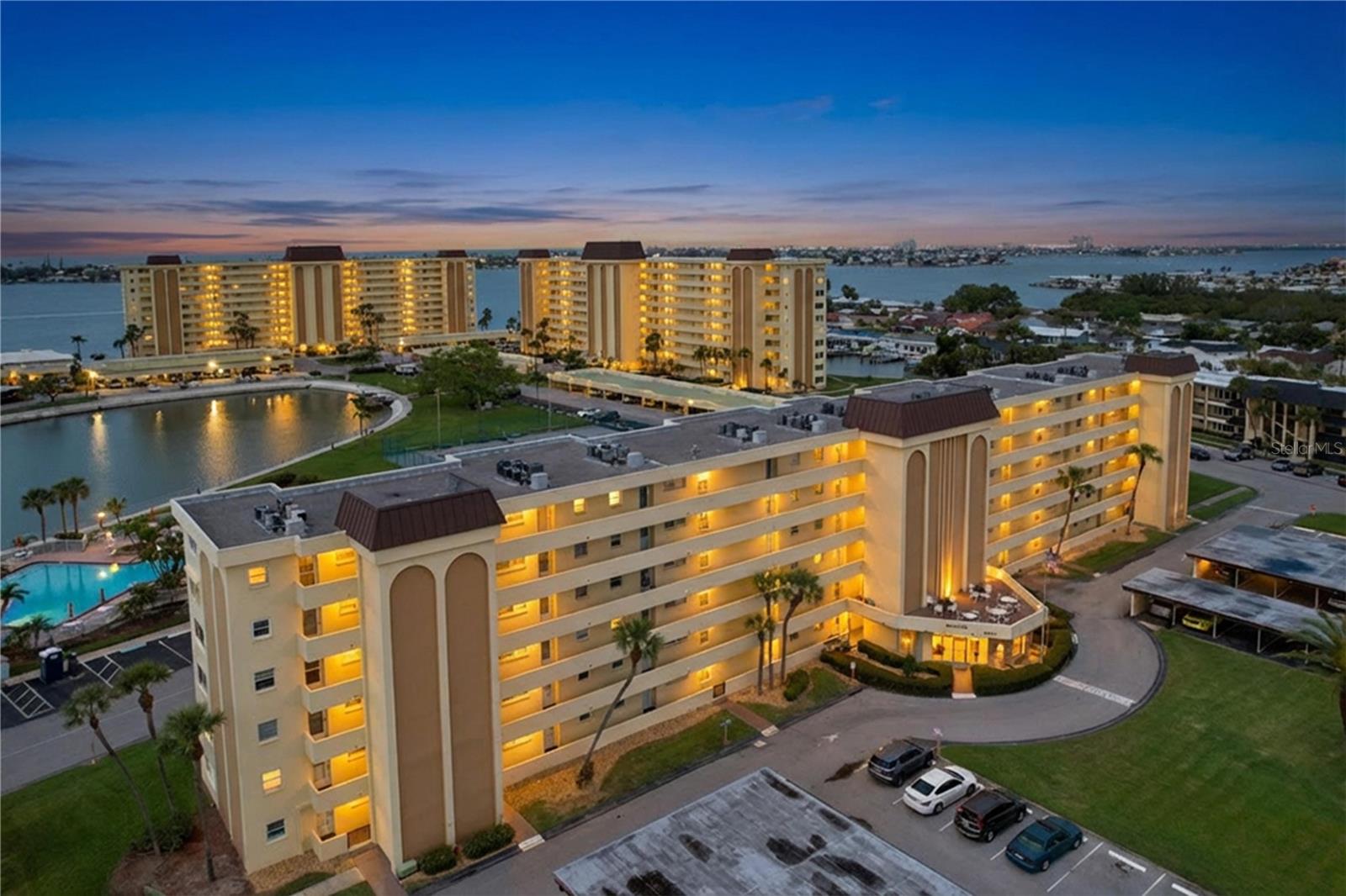4650 COVE CIR #209 — photo 43