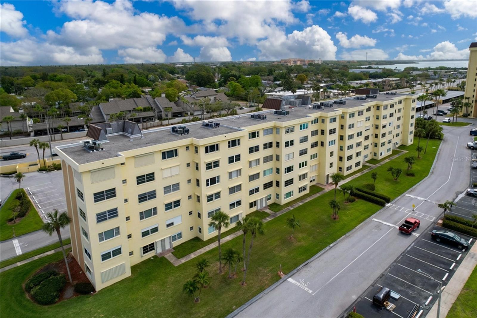 4650 COVE CIR #209 — photo 32