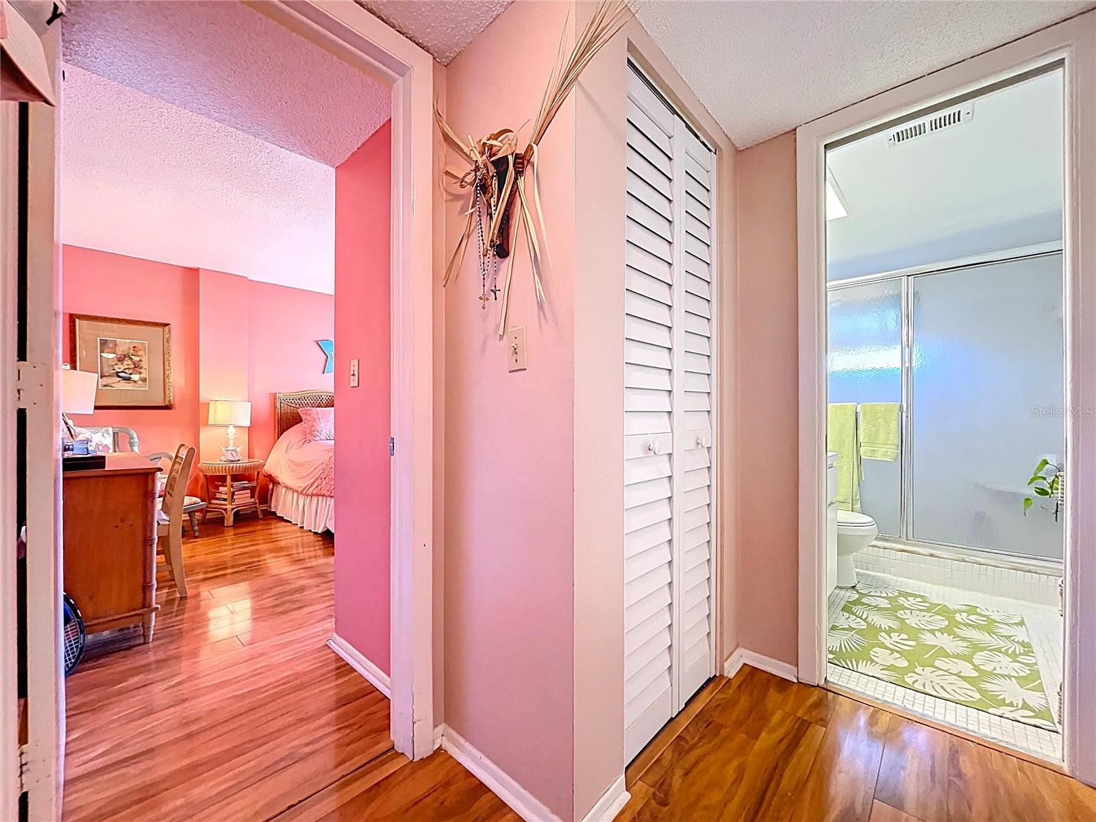 4650 COVE CIR #209 — photo 18