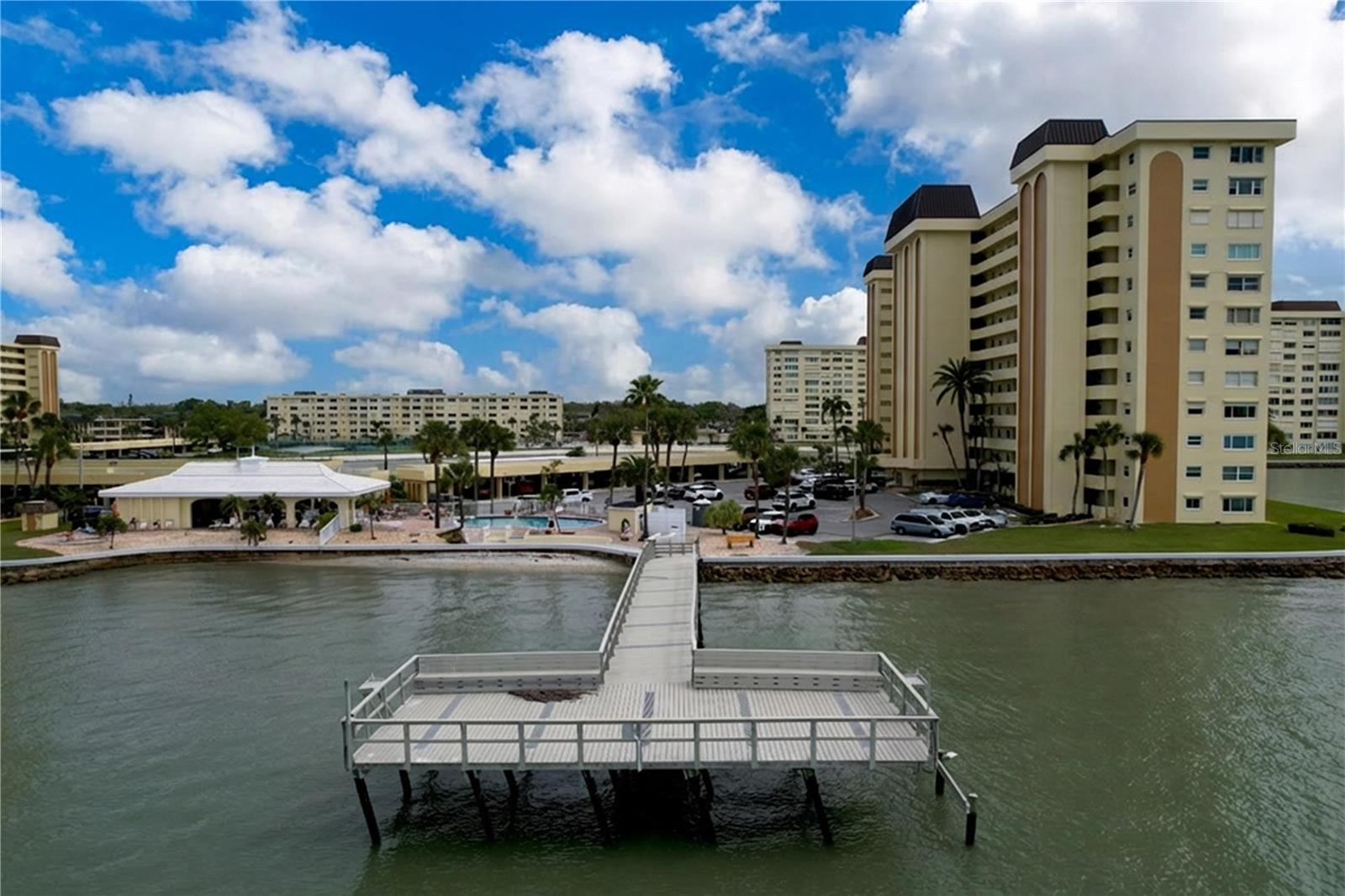 4650 COVE CIR #209 — photo 36