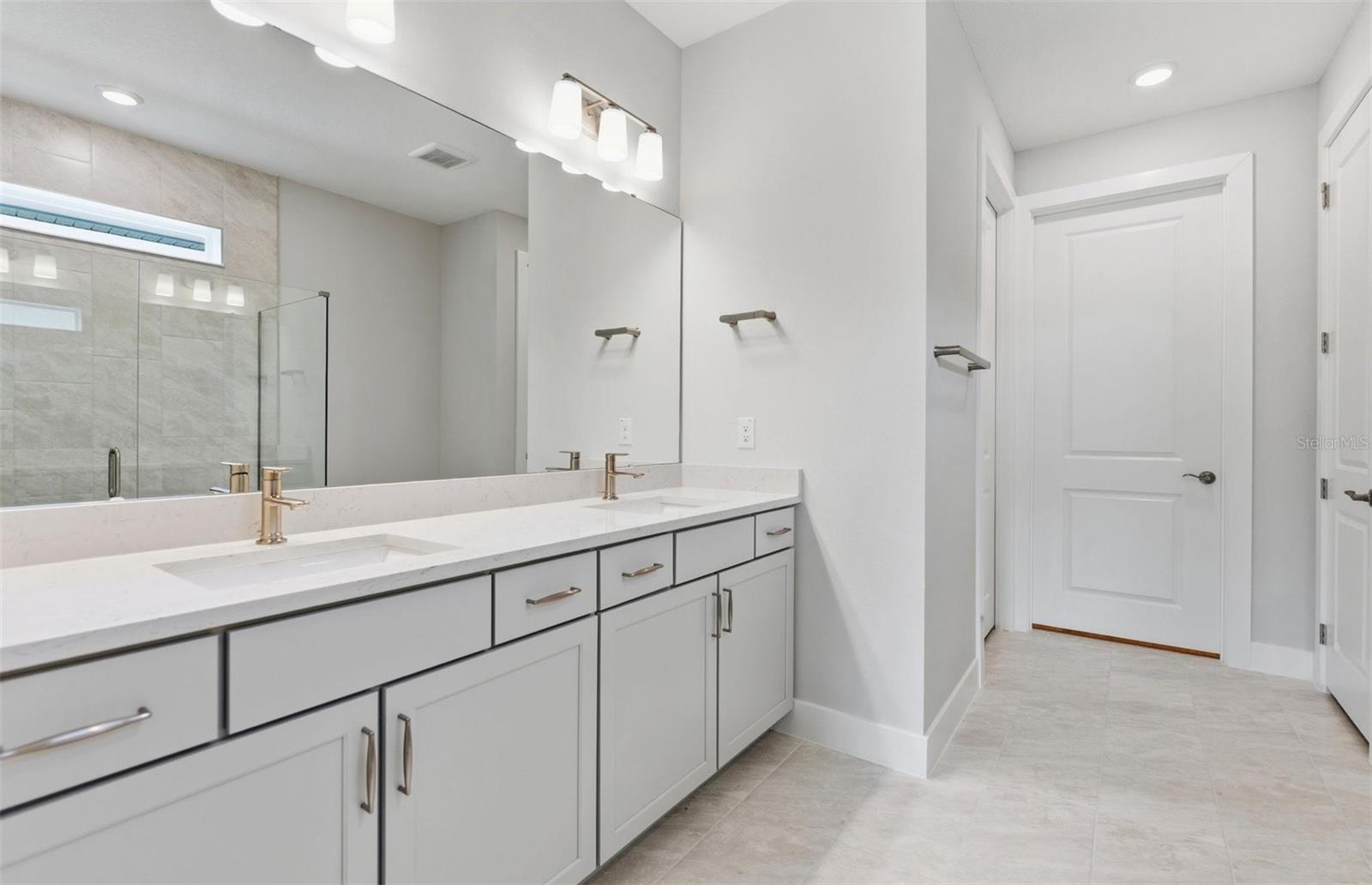13504 CANYON RIDGE RD — photo 8